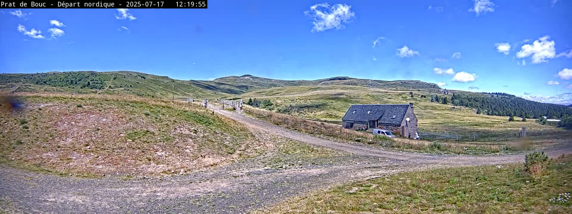 Albepierre-Bredons , Prat de Bouc Ski Slopes Live Cam - Saint-Flour, Cantal, Auvergne-Rhone-Alpes