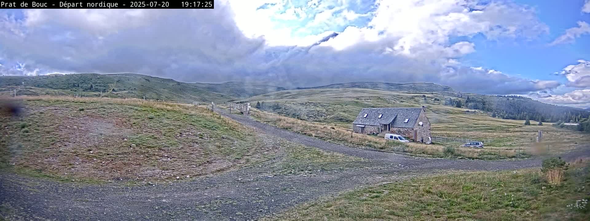 Albepierre-Bredons , Prat de Bouc Ski Slopes Live Cam - Saint-Flour, Cantal, Auvergne-Rhone-Alpes