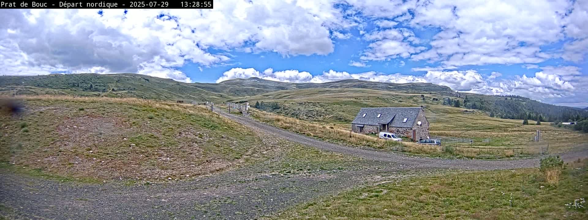 Albepierre-Bredons , Prat de Bouc Ski Slopes Live Cam - Saint-Flour, Cantal, Auvergne-Rhone-Alpes