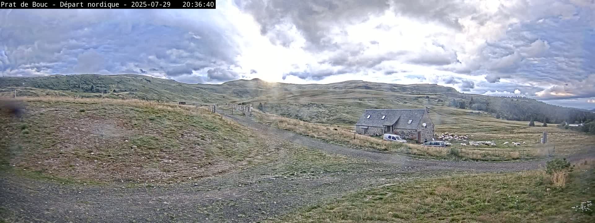 Albepierre-Bredons , Prat de Bouc Ski Slopes Live Cam - Saint-Flour, Cantal, Auvergne-Rhone-Alpes