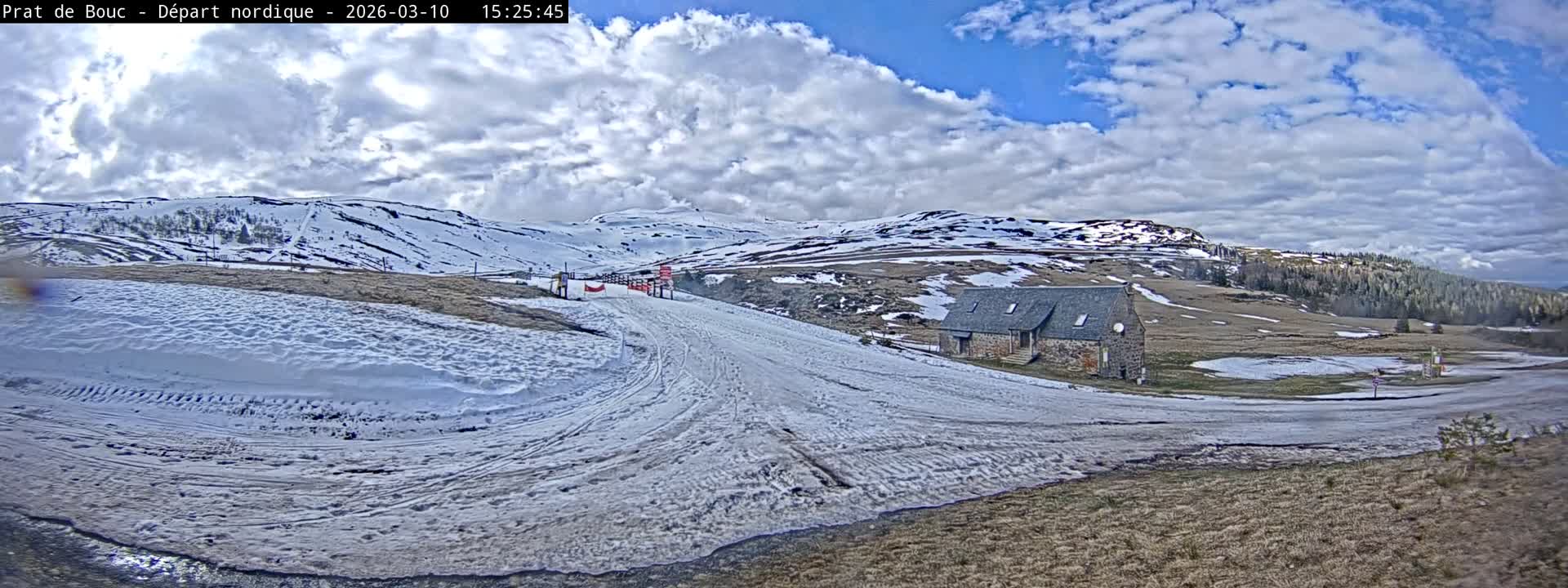 Albepierre-Bredons , Prat de Bouc Ski Slopes Live Cam - Saint-Flour, Cantal, Auvergne-Rhone-Alpes
