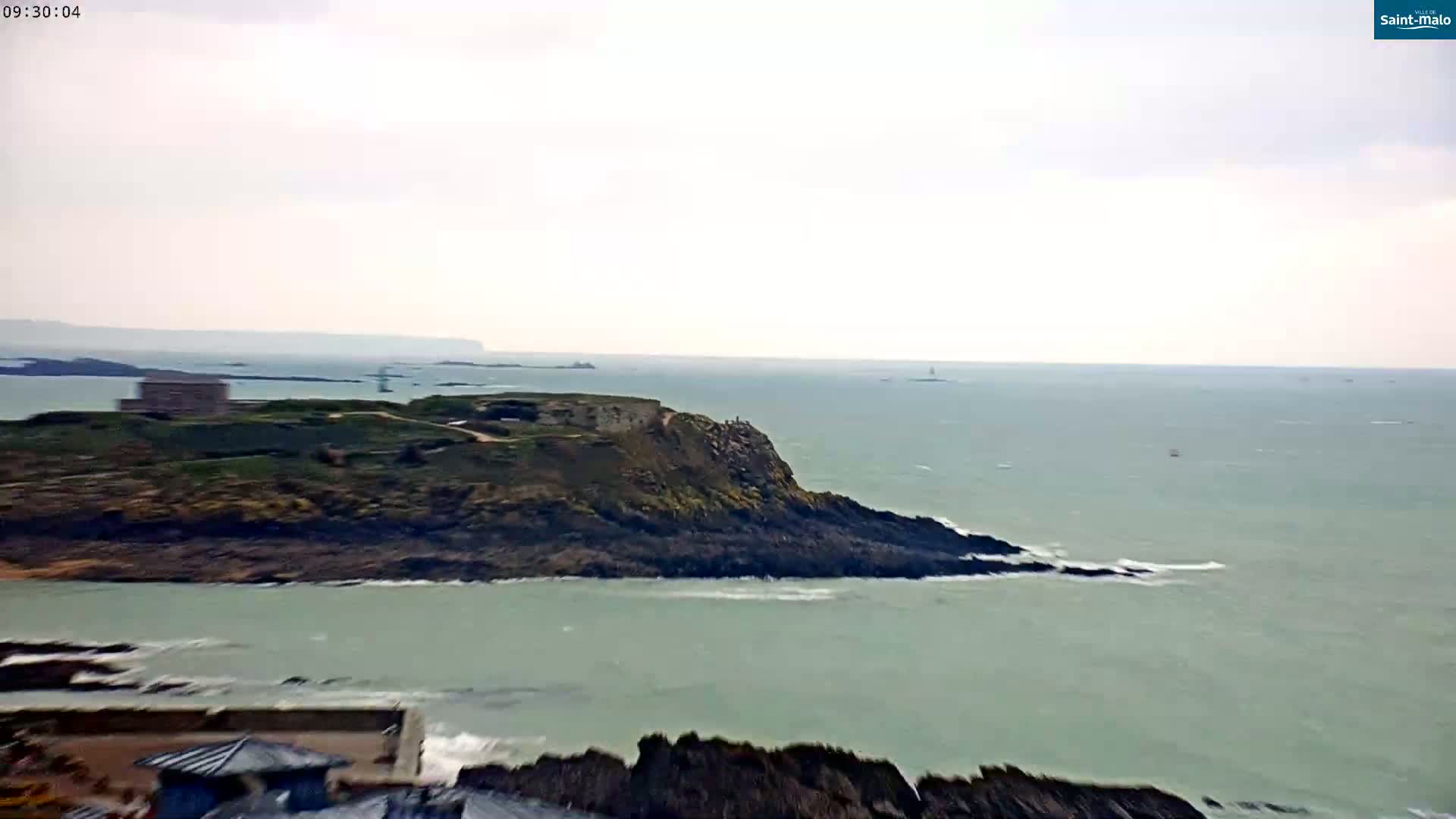 Saint-Malo City & Beach View Skyline Live Cam - Saint-Malo, Ille-et-Vilaine, Bretagne, France
