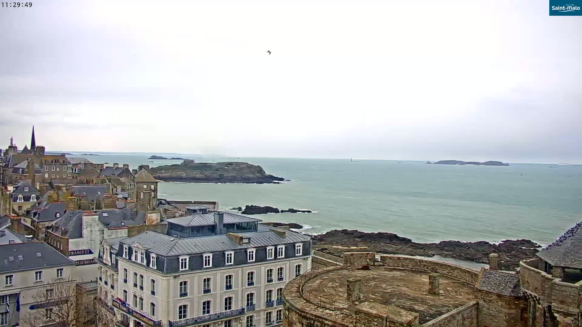 Saint-Malo City & Beach View Skyline Live Cam - Saint-Malo, Ille-et-Vilaine, Bretagne, France