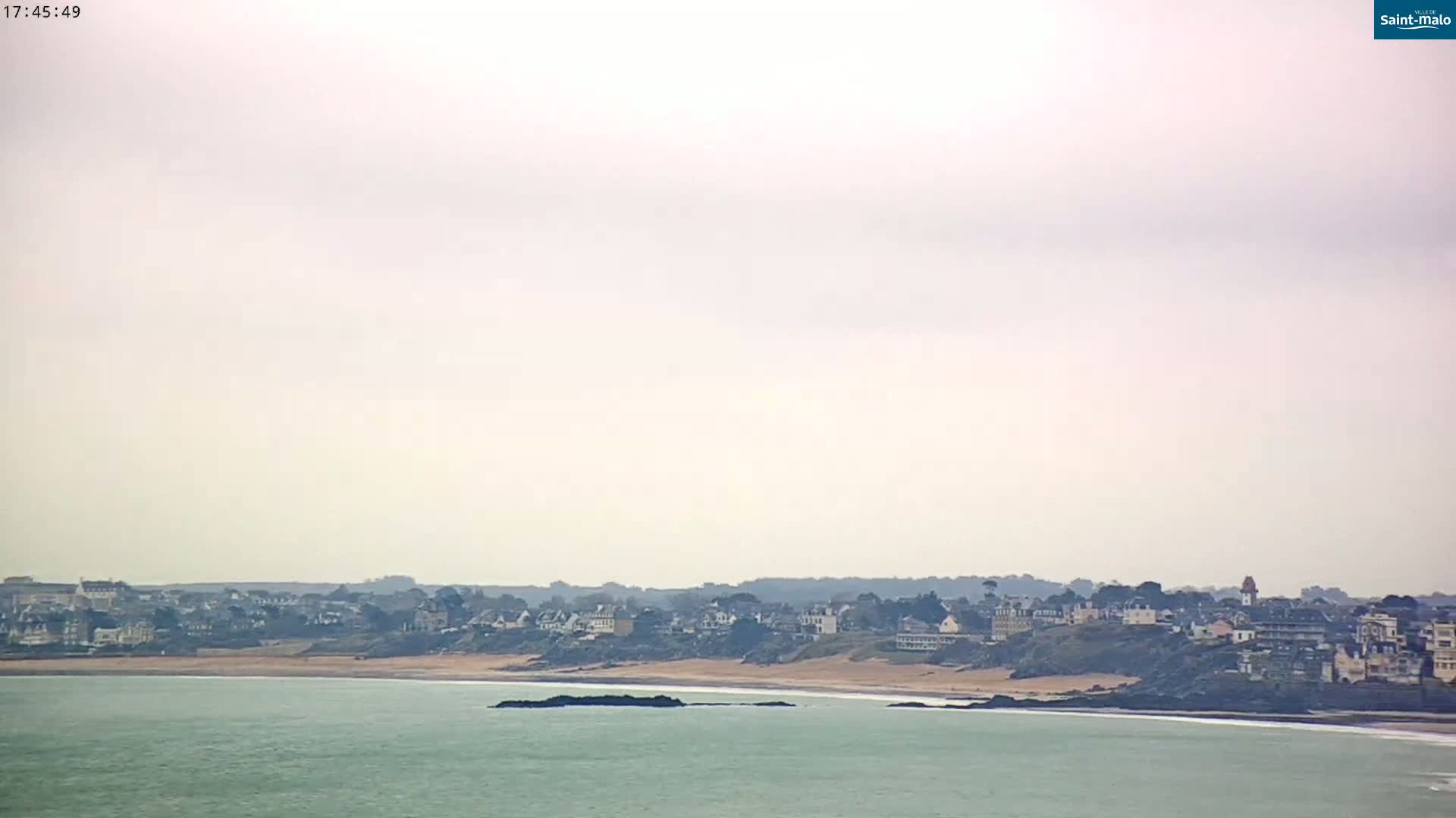 Saint-Malo City & Beach View Skyline Live Cam - Saint-Malo, Ille-et-Vilaine, Bretagne, France