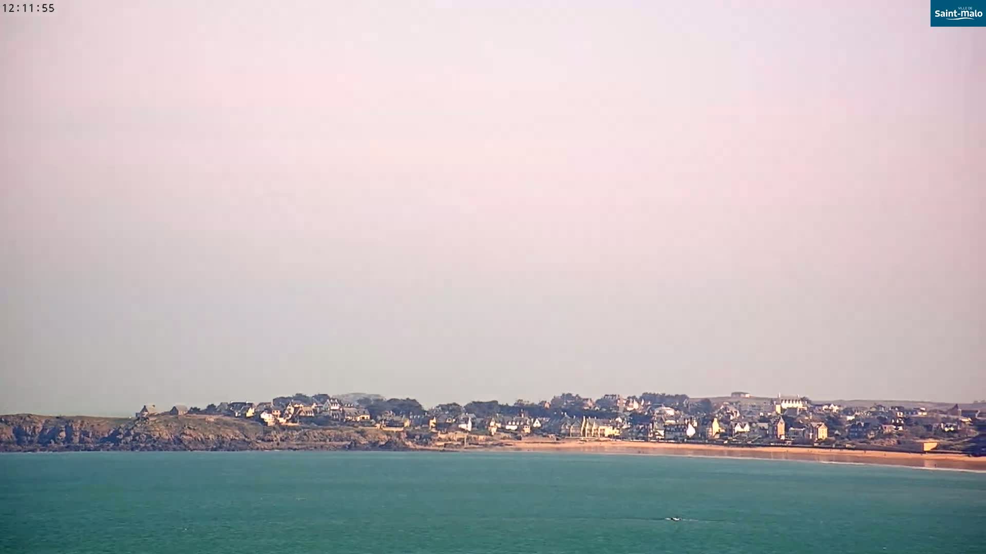 Saint-Malo City & Beach View Skyline Live Cam - Saint-Malo, Ille-et-Vilaine, Bretagne, France