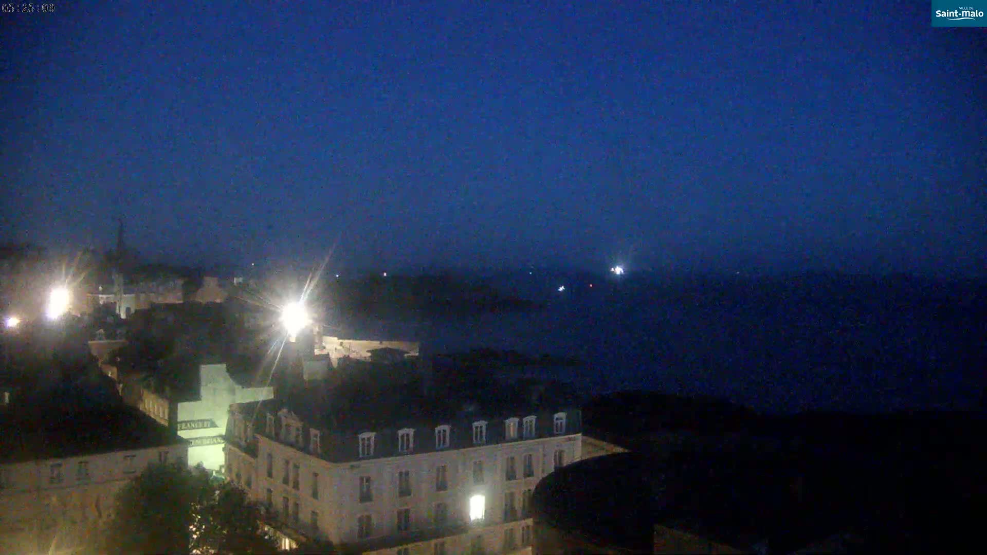 Saint-Malo City & Beach View Skyline Live Cam - Saint-Malo, Ille-et-Vilaine, Bretagne, France