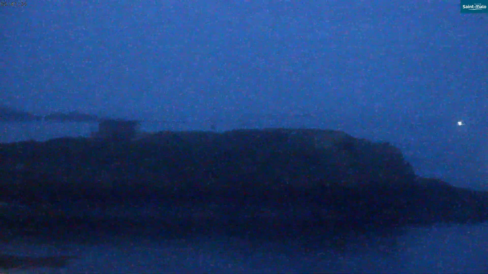 Saint-Malo City & Beach View Skyline Live Cam - Saint-Malo, Ille-et-Vilaine, Bretagne, France