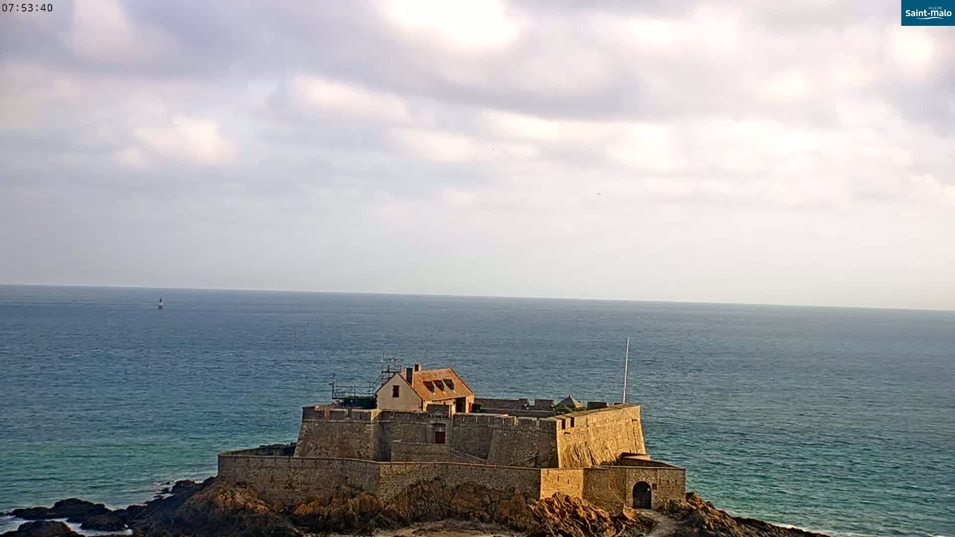 Saint-Malo City & Beach View Skyline Live Cam - Saint-Malo, Ille-et-Vilaine, Bretagne, France
