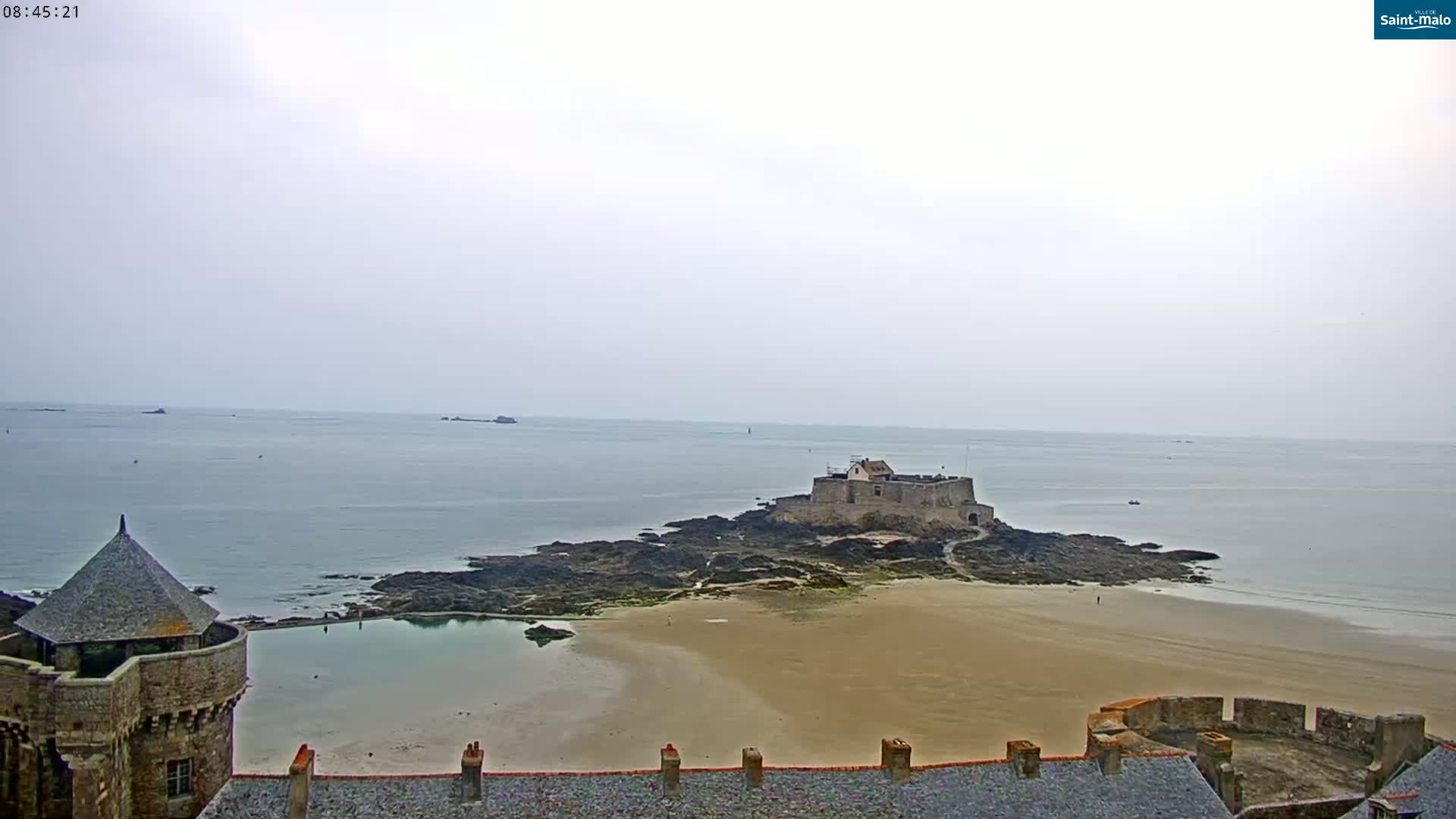 Saint-Malo City & Beach View Skyline Live Cam - Saint-Malo, Ille-et-Vilaine, Bretagne, France