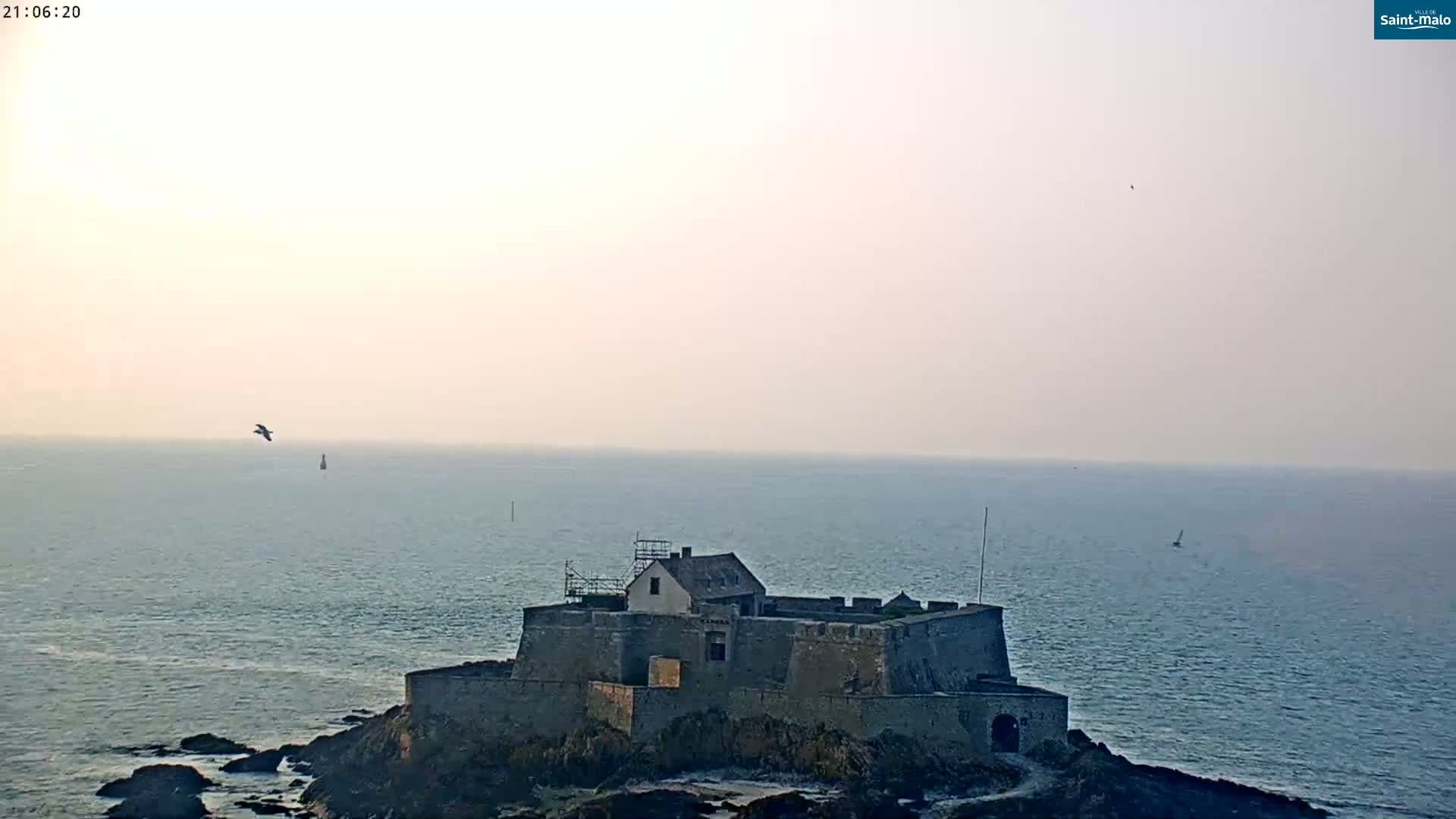 Saint-Malo City & Beach View Skyline Live Cam - Saint-Malo, Ille-et-Vilaine, Bretagne, France