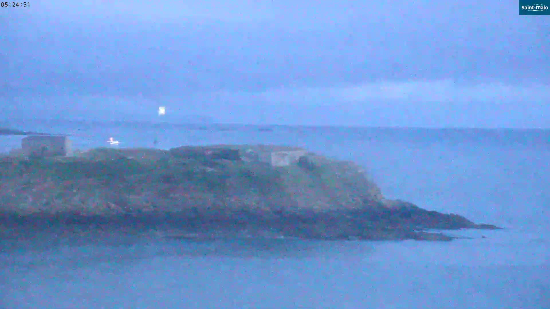 Saint-Malo City & Beach View Skyline Live Cam - Saint-Malo, Ille-et-Vilaine, Bretagne, France