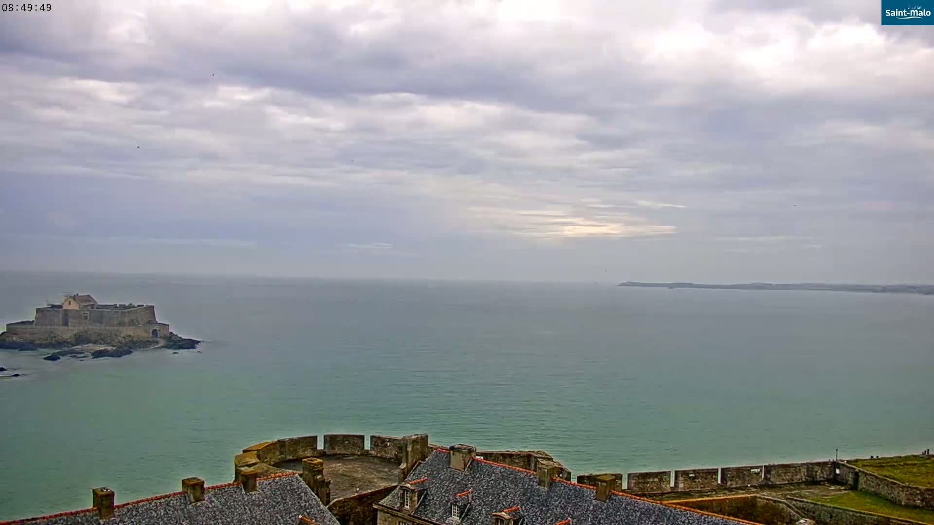 Saint-Malo City & Beach View Skyline Live Cam - Saint-Malo, Ille-et-Vilaine, Bretagne, France