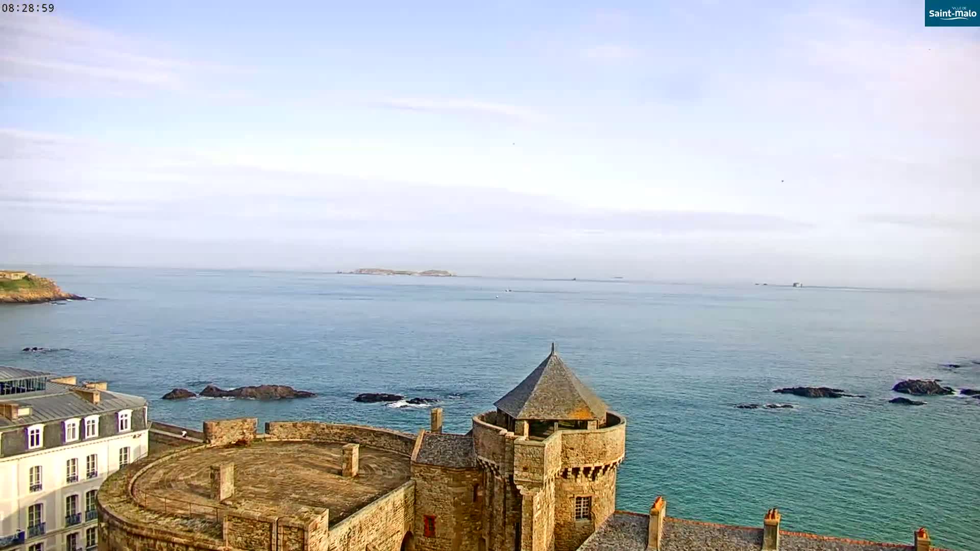 Saint-Malo City & Beach View Skyline Live Cam - Saint-Malo, Ille-et-Vilaine, Bretagne, France