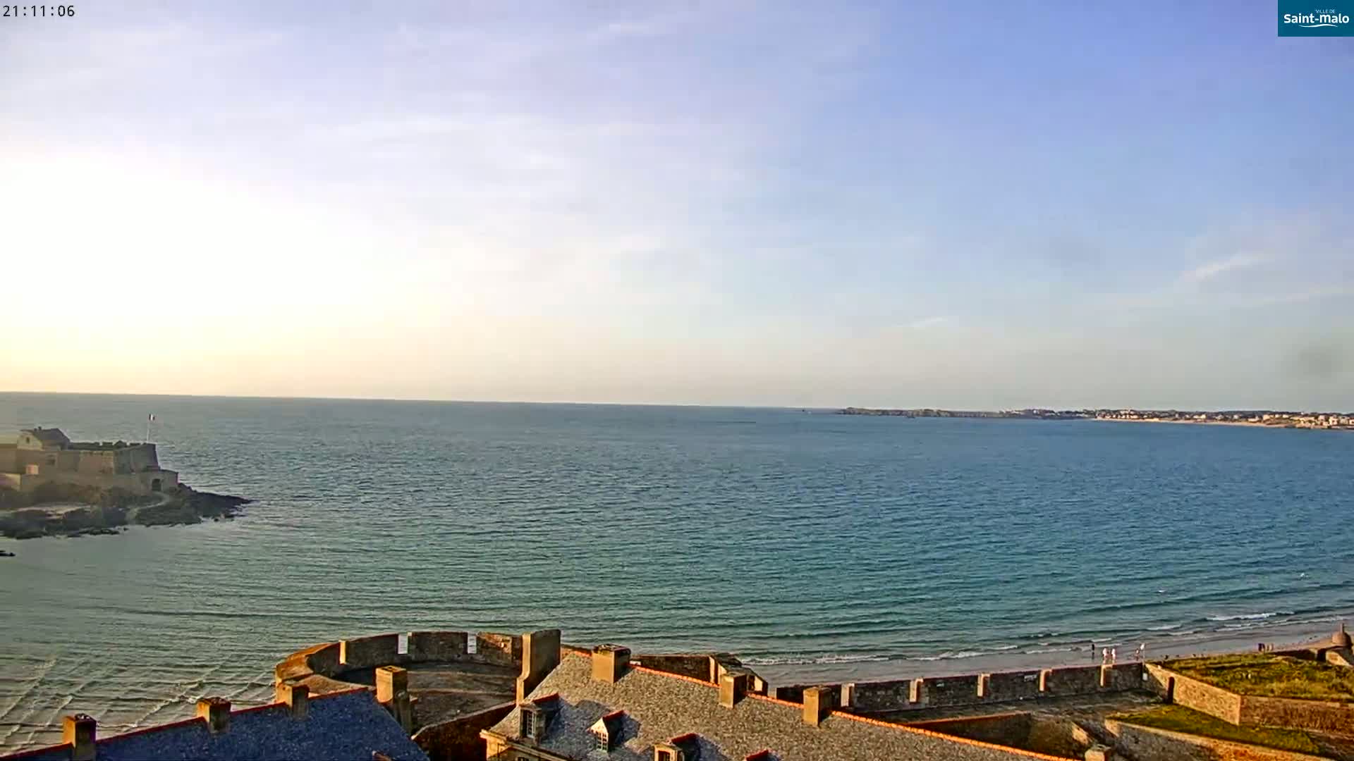 Saint-Malo City & Beach View Skyline Live Cam - Saint-Malo, Ille-et-Vilaine, Bretagne, France