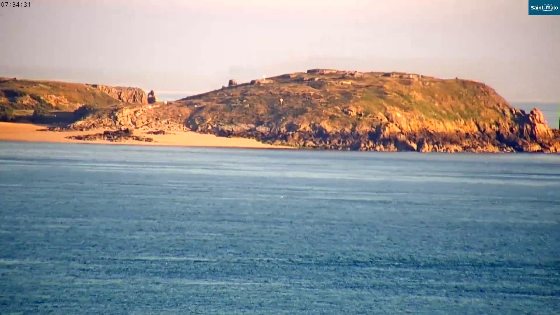 Saint-Malo City & Beach View Skyline Live Cam - Saint-Malo, Ille-et-Vilaine, Bretagne, France