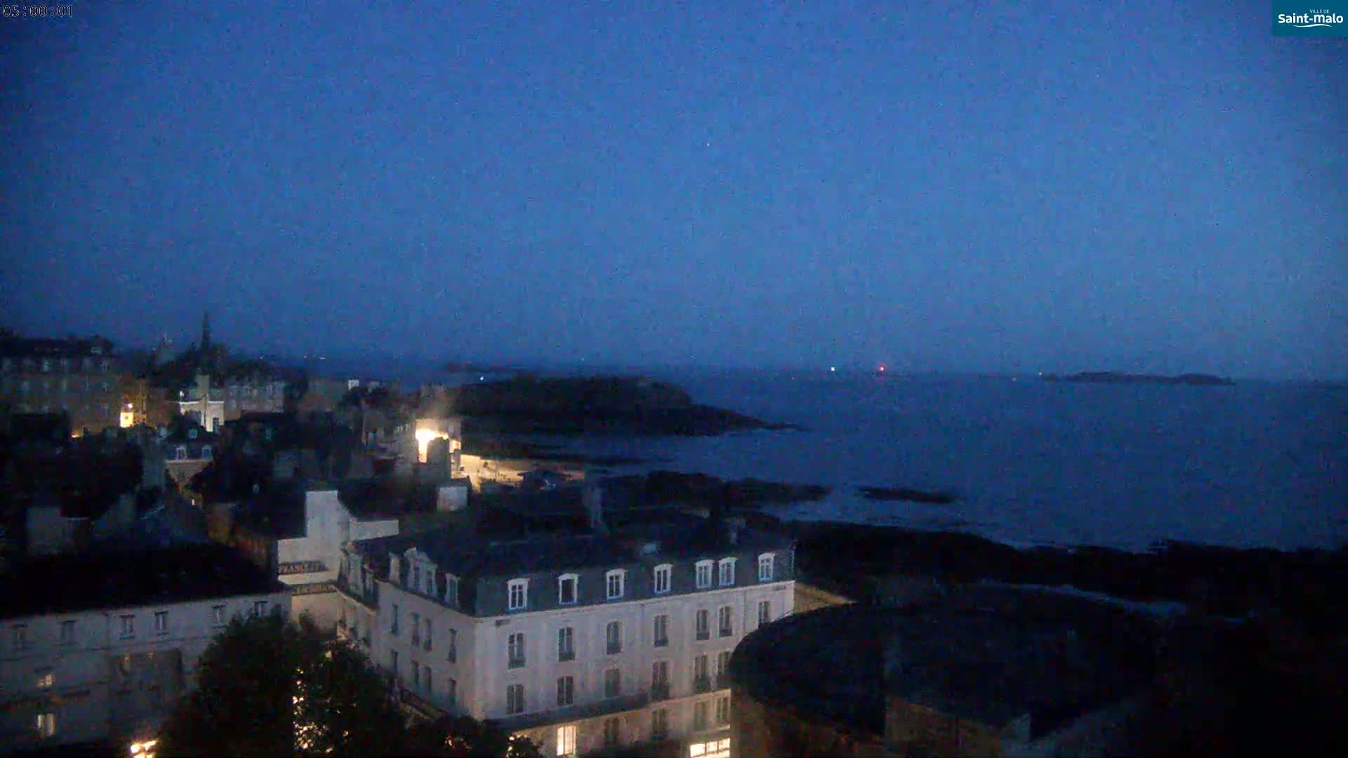 Saint-Malo City & Beach View Skyline Live Cam - Saint-Malo, Ille-et-Vilaine, Bretagne, France
