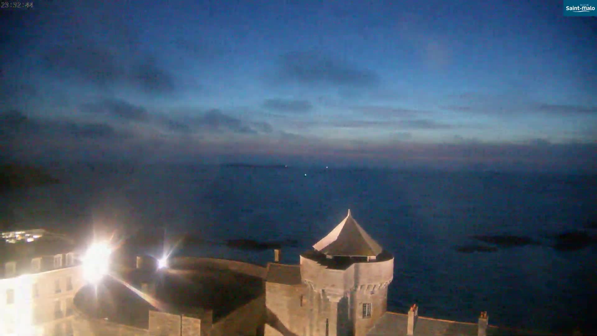 Saint-Malo City & Beach View Skyline Live Cam - Saint-Malo, Ille-et-Vilaine, Bretagne, France