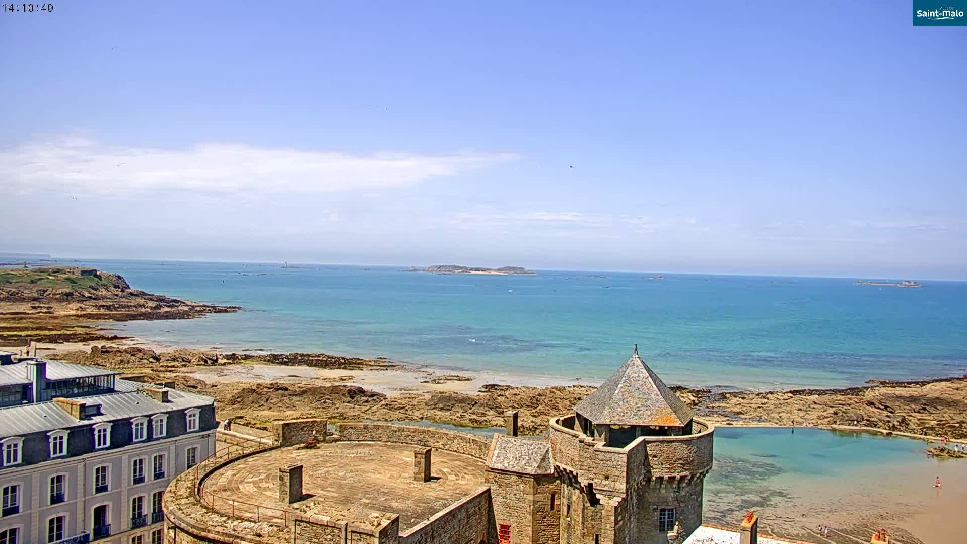 Saint-Malo City & Beach View Skyline Live Cam - Saint-Malo, Ille-et-Vilaine, Bretagne, France