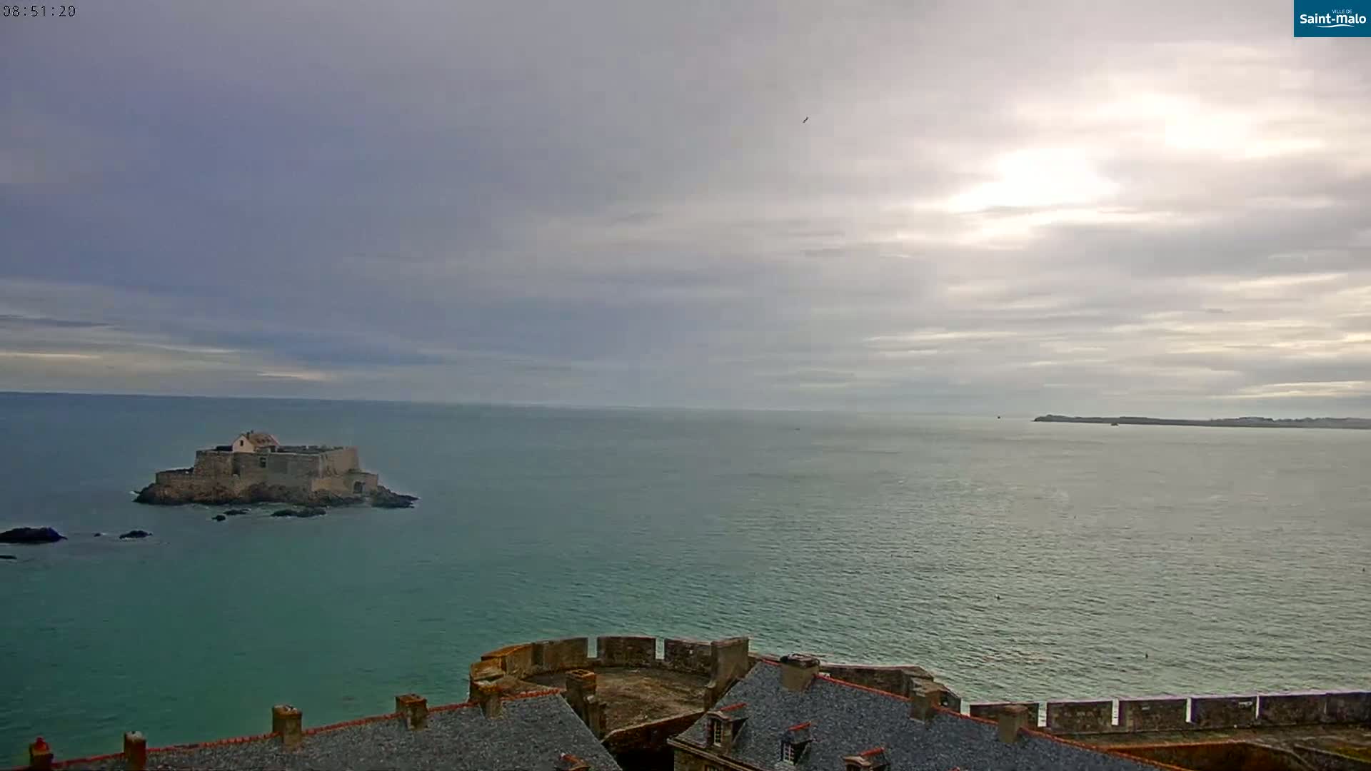 Saint-Malo City & Beach View Skyline Live Cam - Saint-Malo, Ille-et-Vilaine, Bretagne, France
