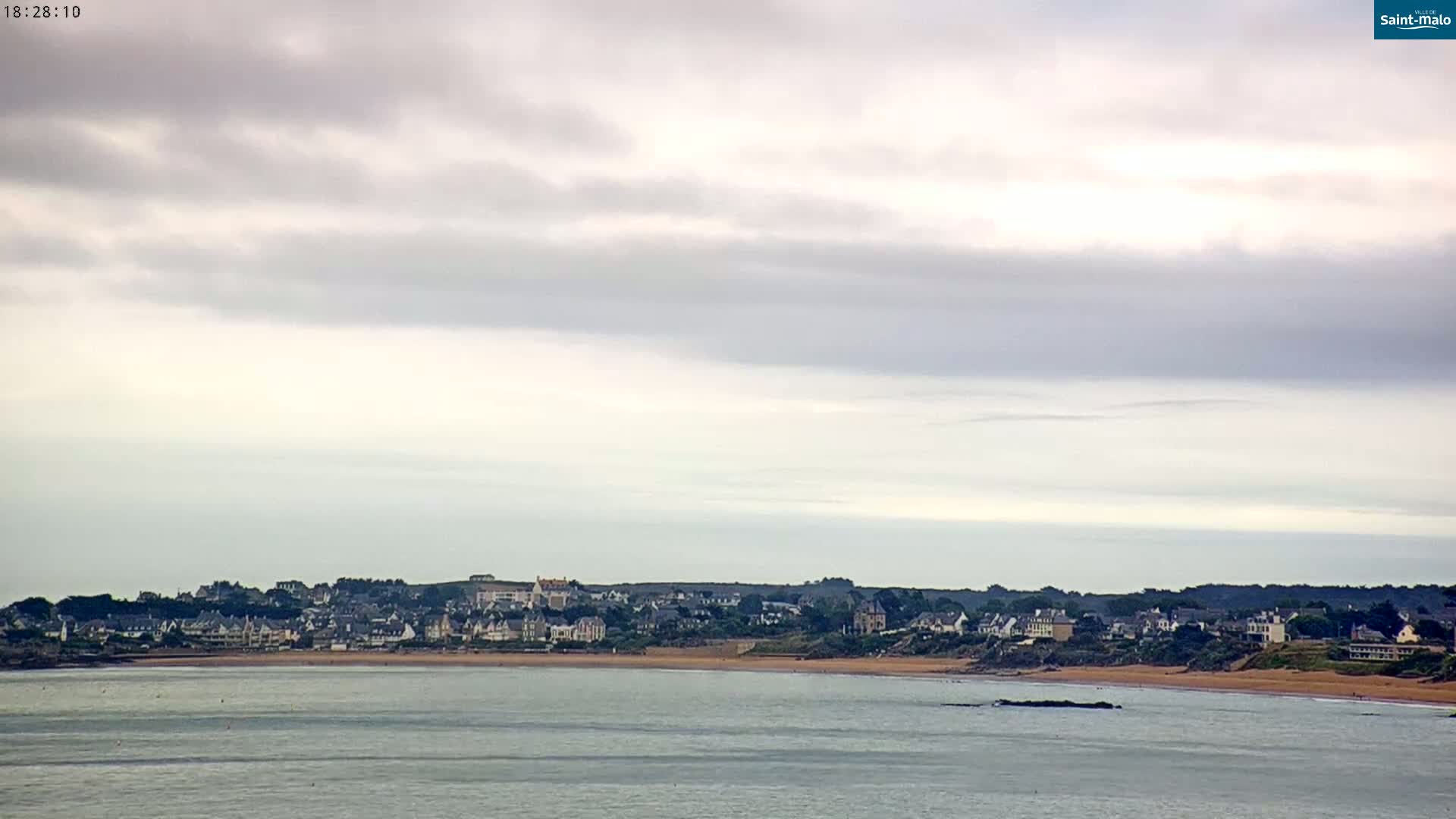Saint-Malo City & Beach View Skyline Live Cam - Saint-Malo, Ille-et-Vilaine, Bretagne, France