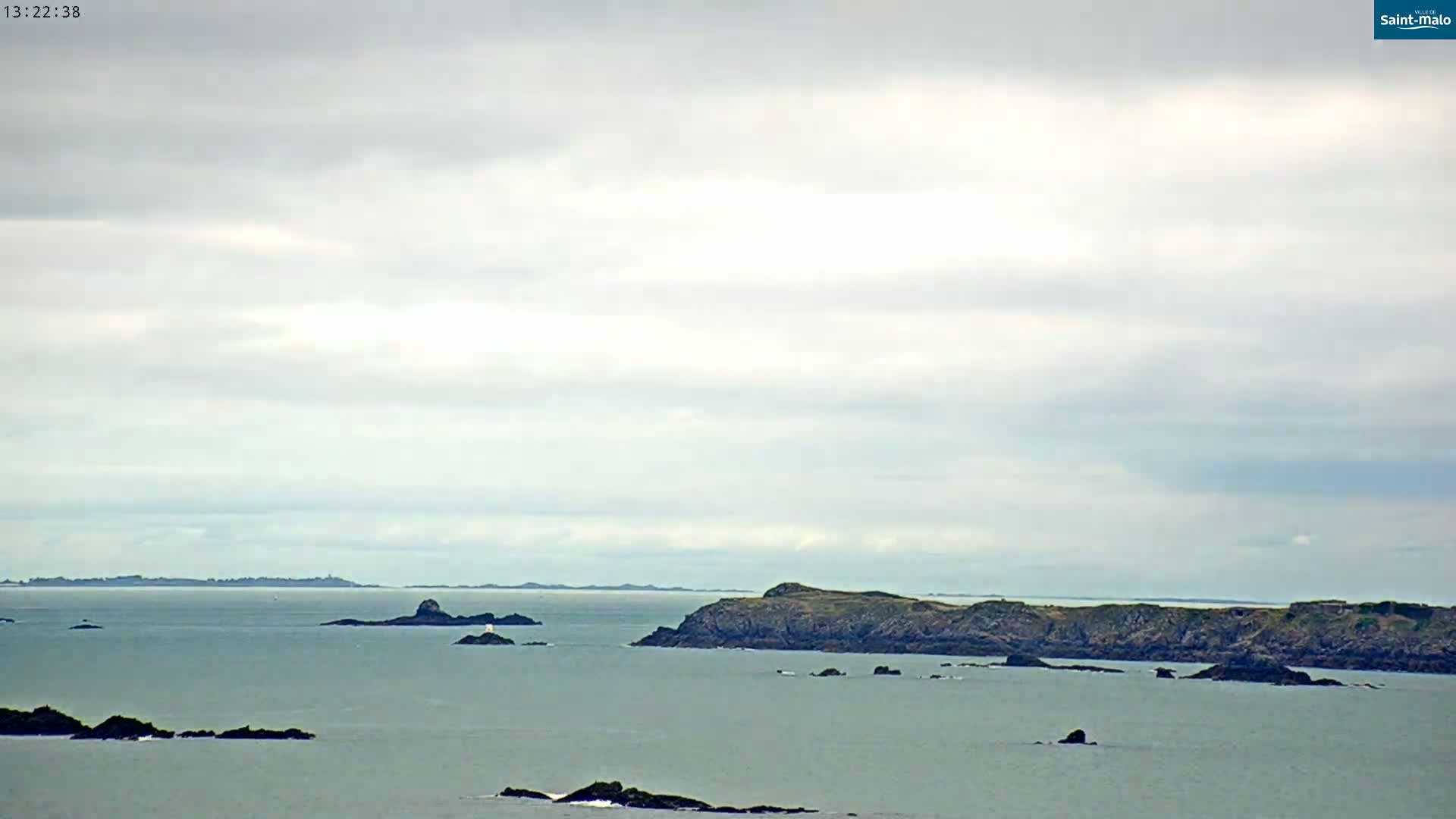 Saint-Malo City & Beach View Skyline Live Cam - Saint-Malo, Ille-et-Vilaine, Bretagne, France