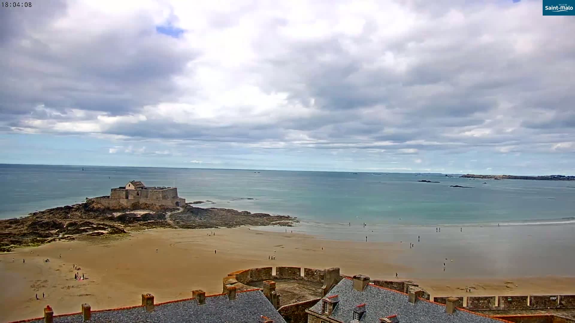 Saint-Malo City & Beach View Skyline Live Cam - Saint-Malo, Ille-et-Vilaine, Bretagne, France