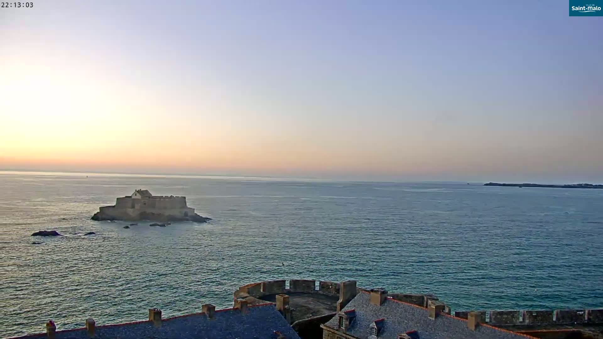 Saint-Malo City & Beach View Skyline Live Cam - Saint-Malo, Ille-et-Vilaine, Bretagne, France