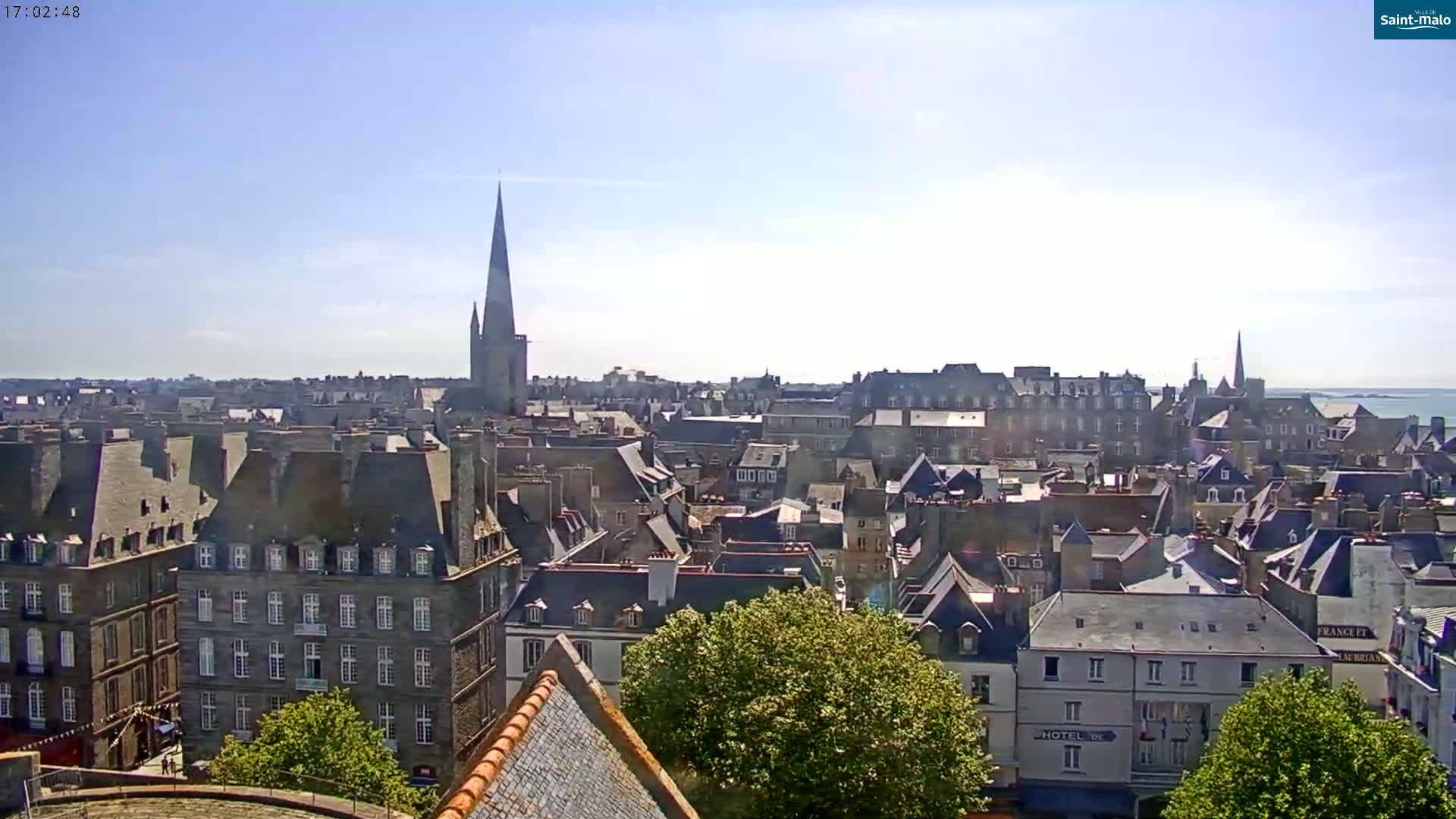 Saint-Malo City & Beach View Skyline Live Cam - Saint-Malo, Ille-et-Vilaine, Bretagne, France