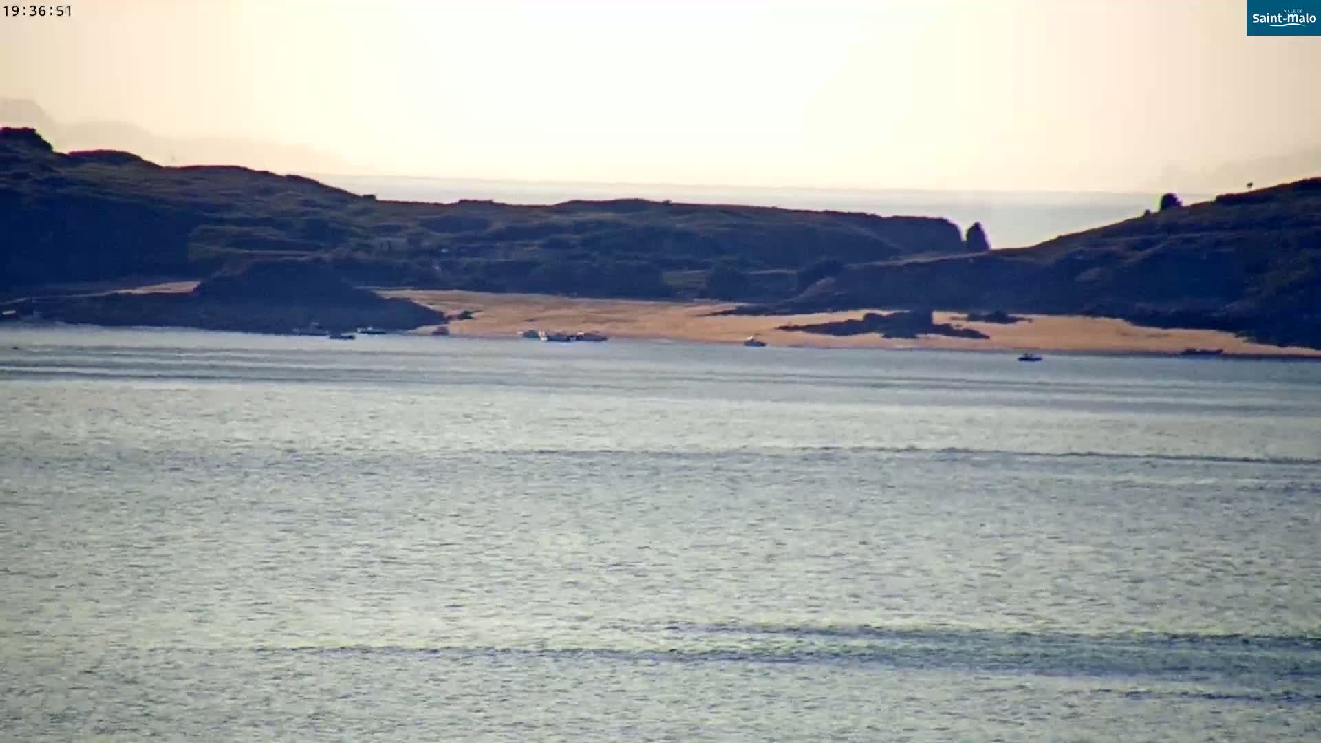 Saint-Malo City & Beach View Skyline Live Cam - Saint-Malo, Ille-et-Vilaine, Bretagne, France