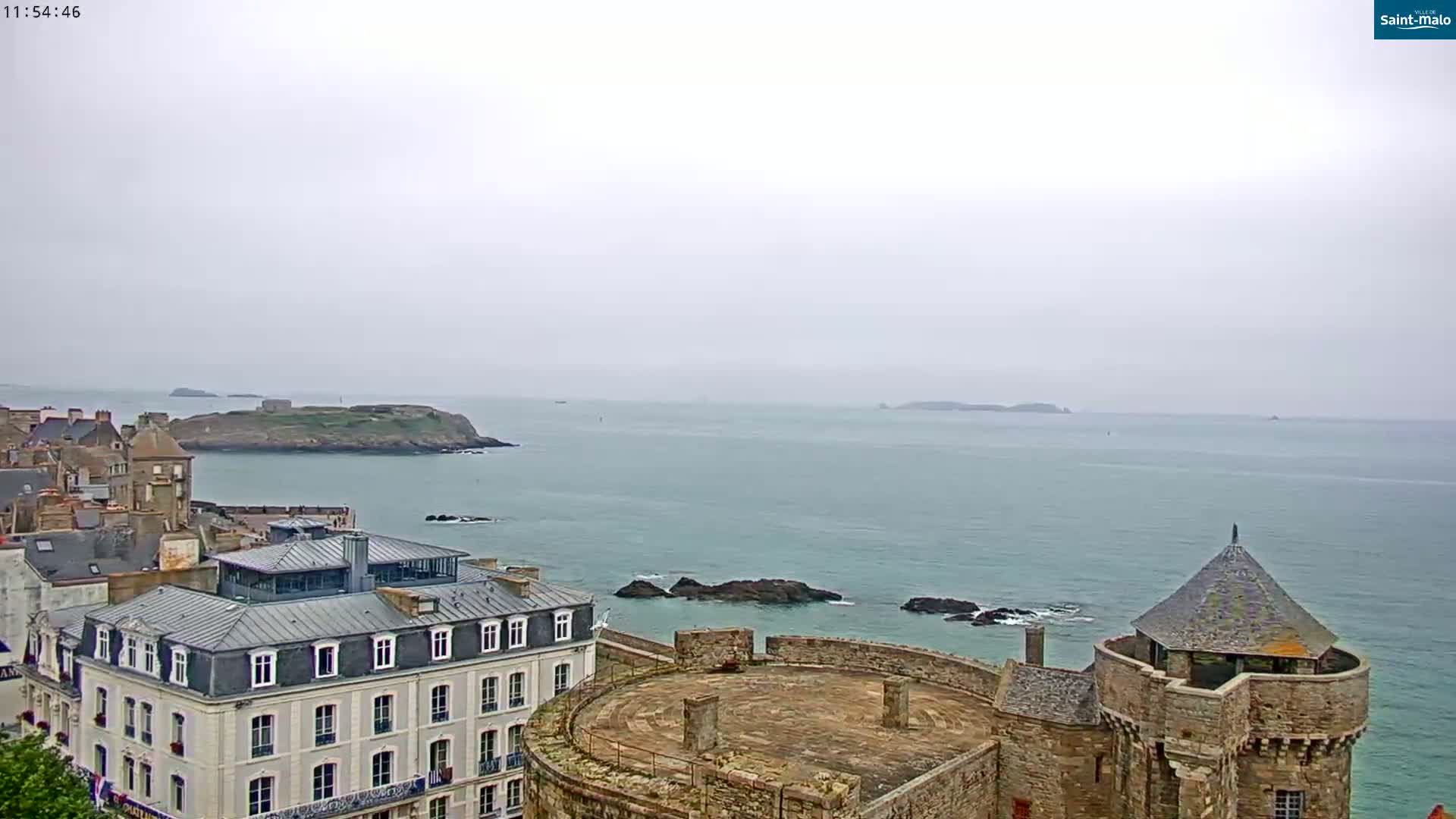 Saint-Malo City & Beach View Skyline Live Cam - Saint-Malo, Ille-et-Vilaine, Bretagne, France