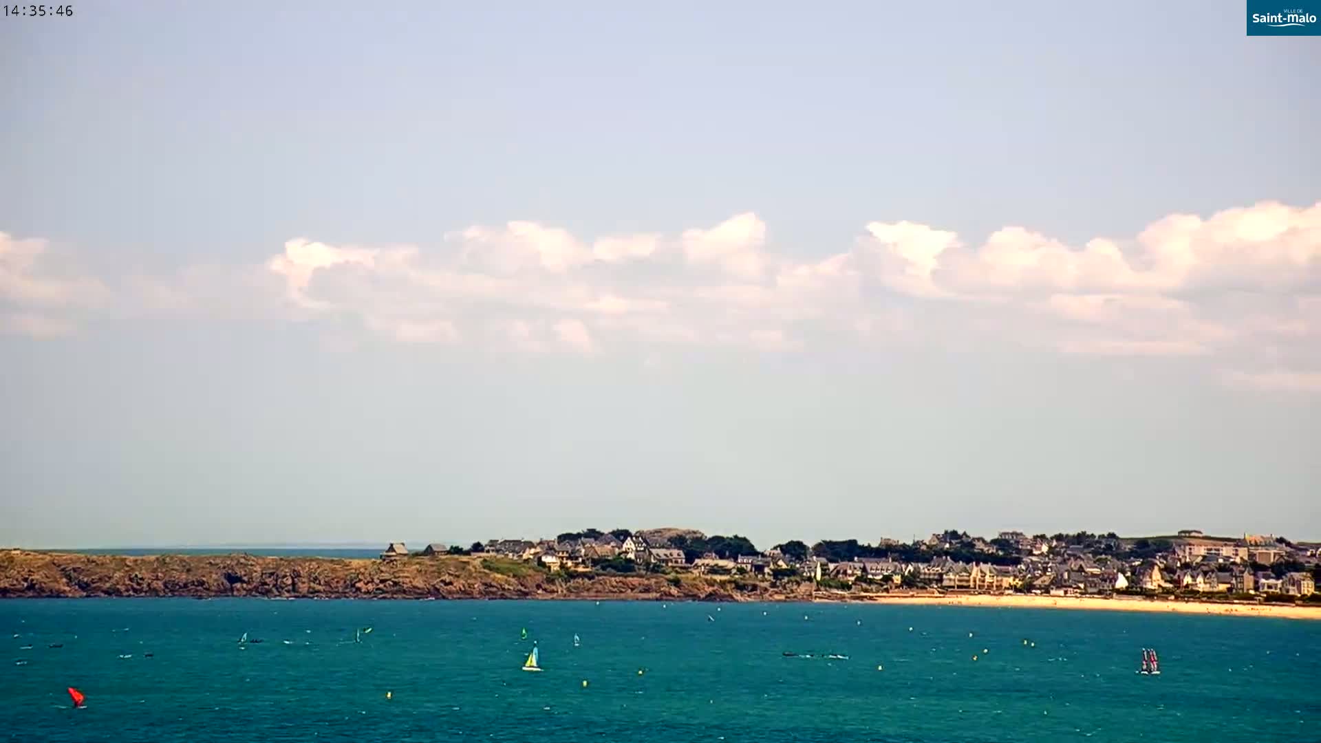 Saint-Malo City & Beach View Skyline Live Cam - Saint-Malo, Ille-et-Vilaine, Bretagne, France