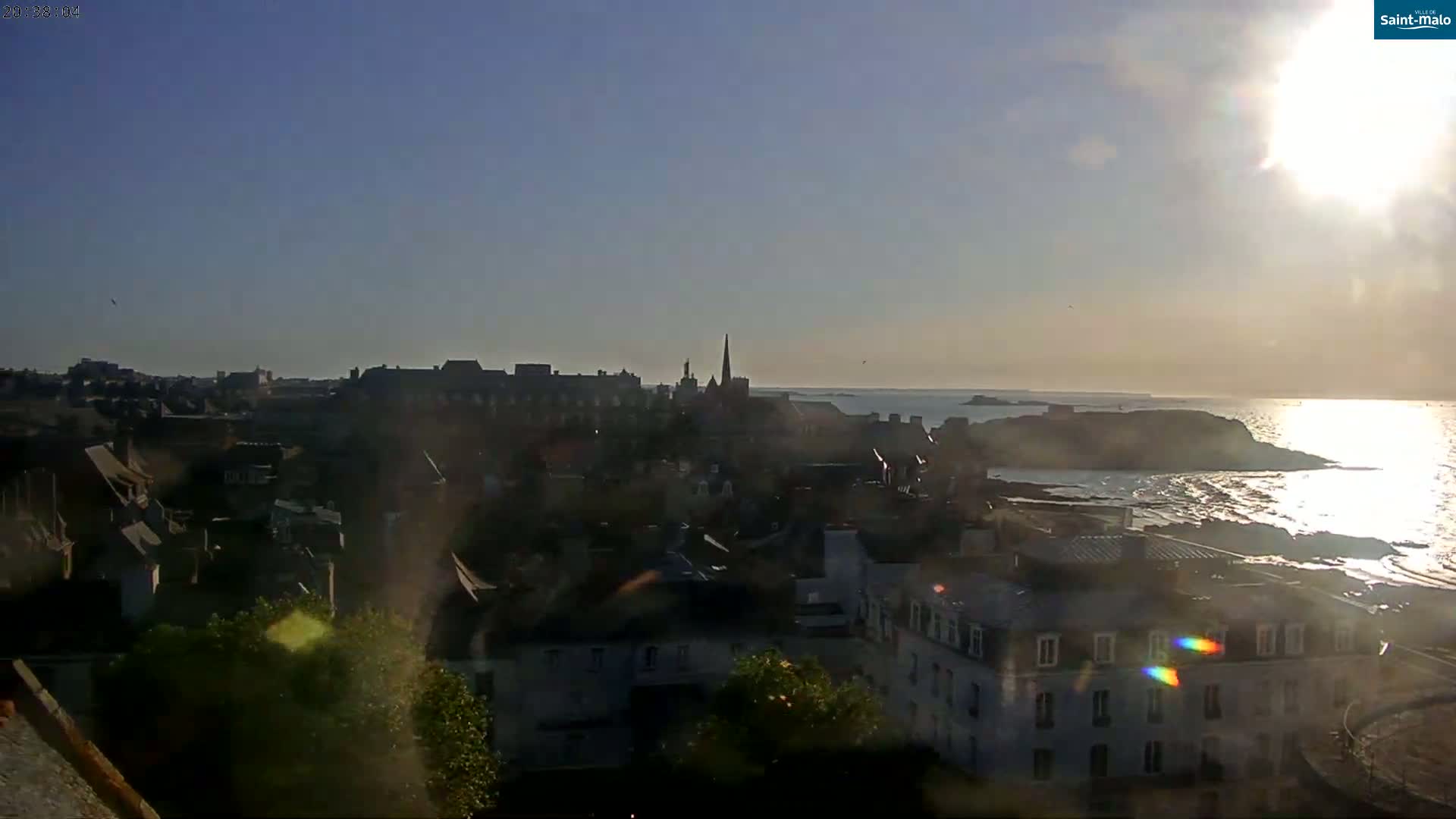 Saint-Malo City & Beach View Skyline Live Cam - Saint-Malo, Ille-et-Vilaine, Bretagne, France