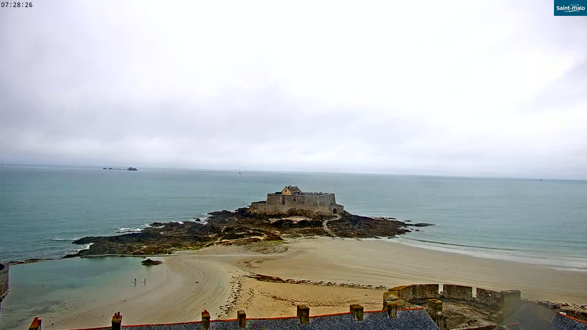 Saint-Malo City & Beach View Skyline Live Cam - Saint-Malo, Ille-et-Vilaine, Bretagne, France