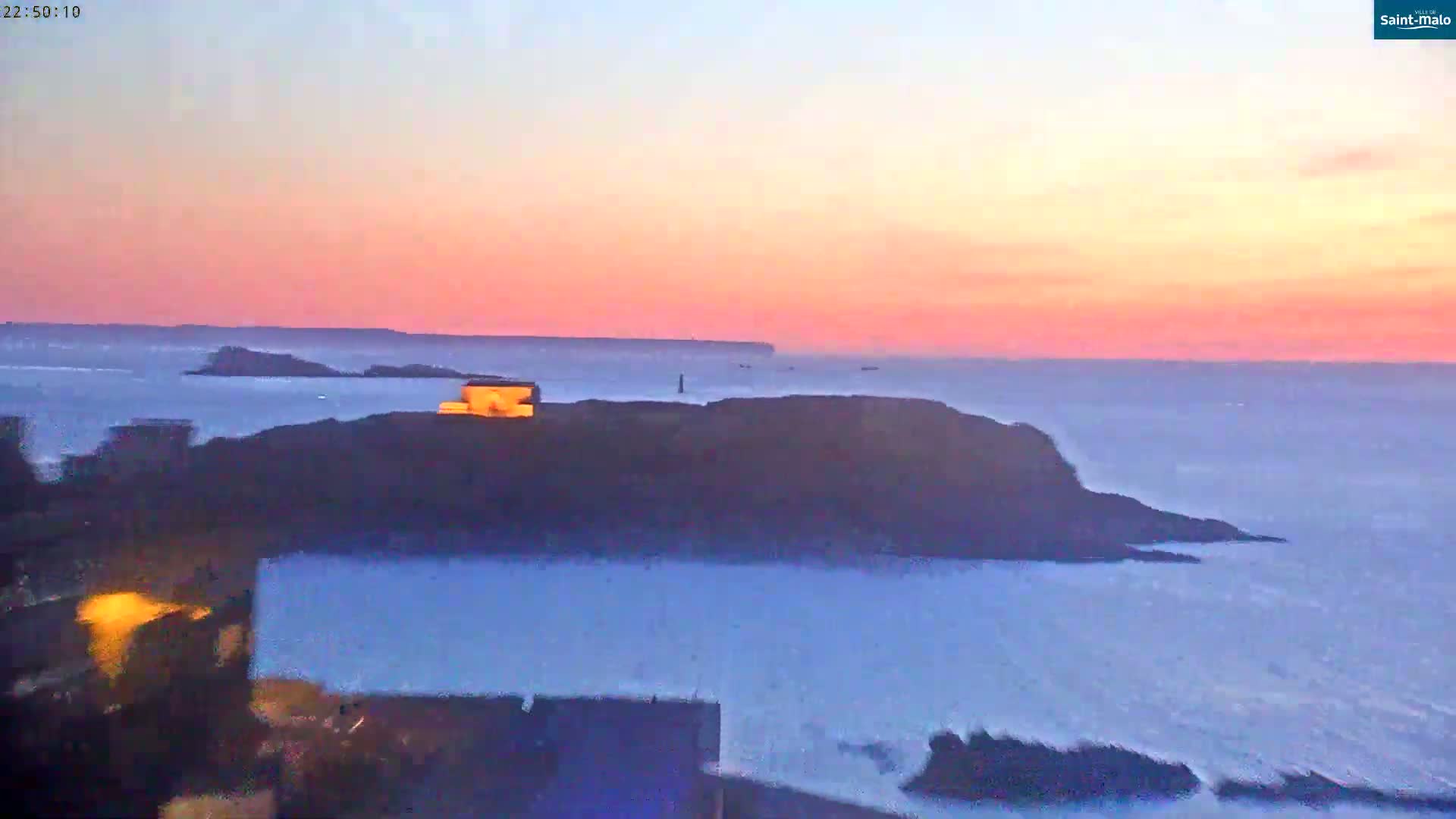 Saint-Malo City & Beach View Skyline Live Cam - Saint-Malo, Ille-et-Vilaine, Bretagne, France