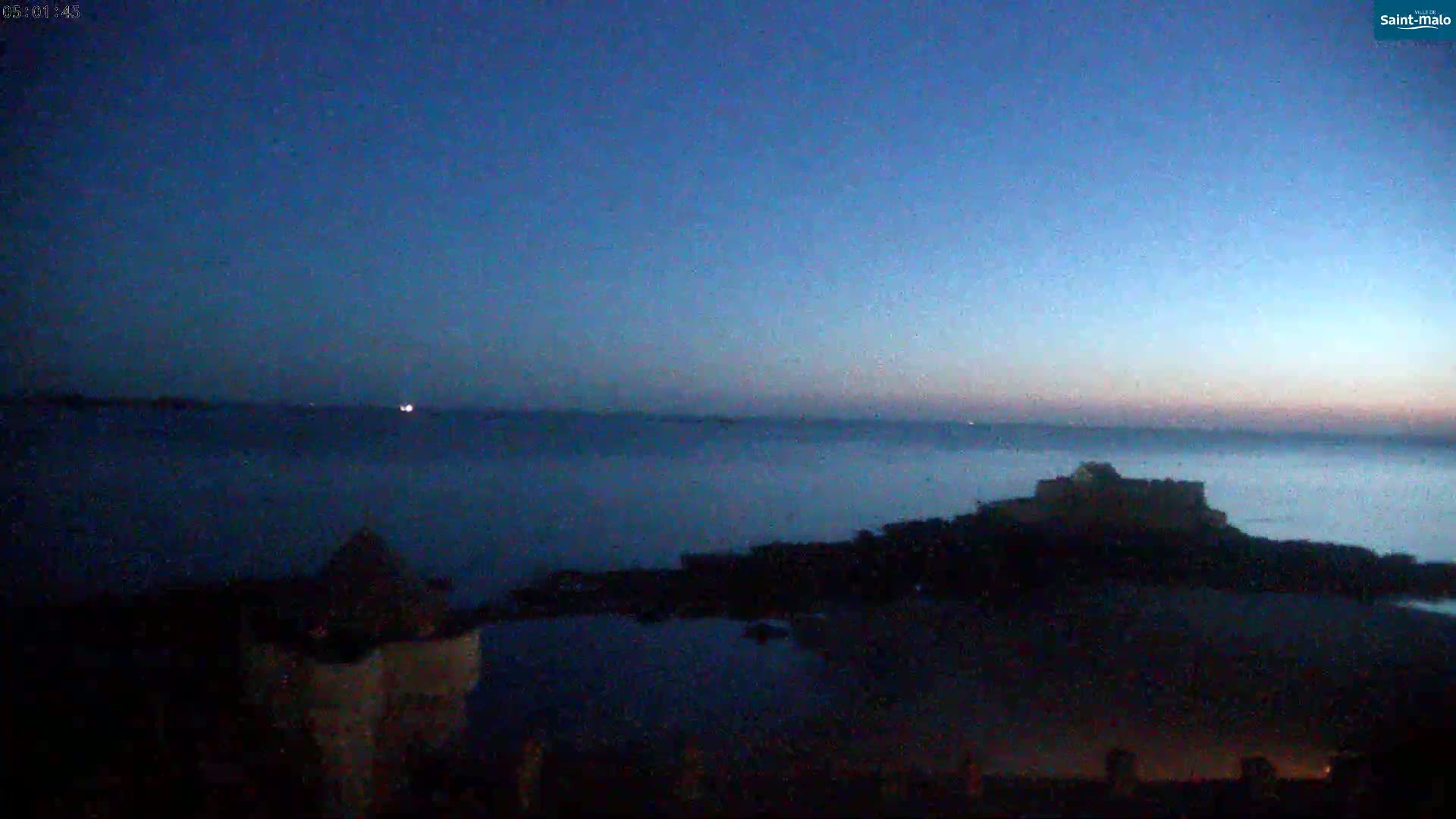 Saint-Malo City & Beach View Skyline Live Cam - Saint-Malo, Ille-et-Vilaine, Bretagne, France