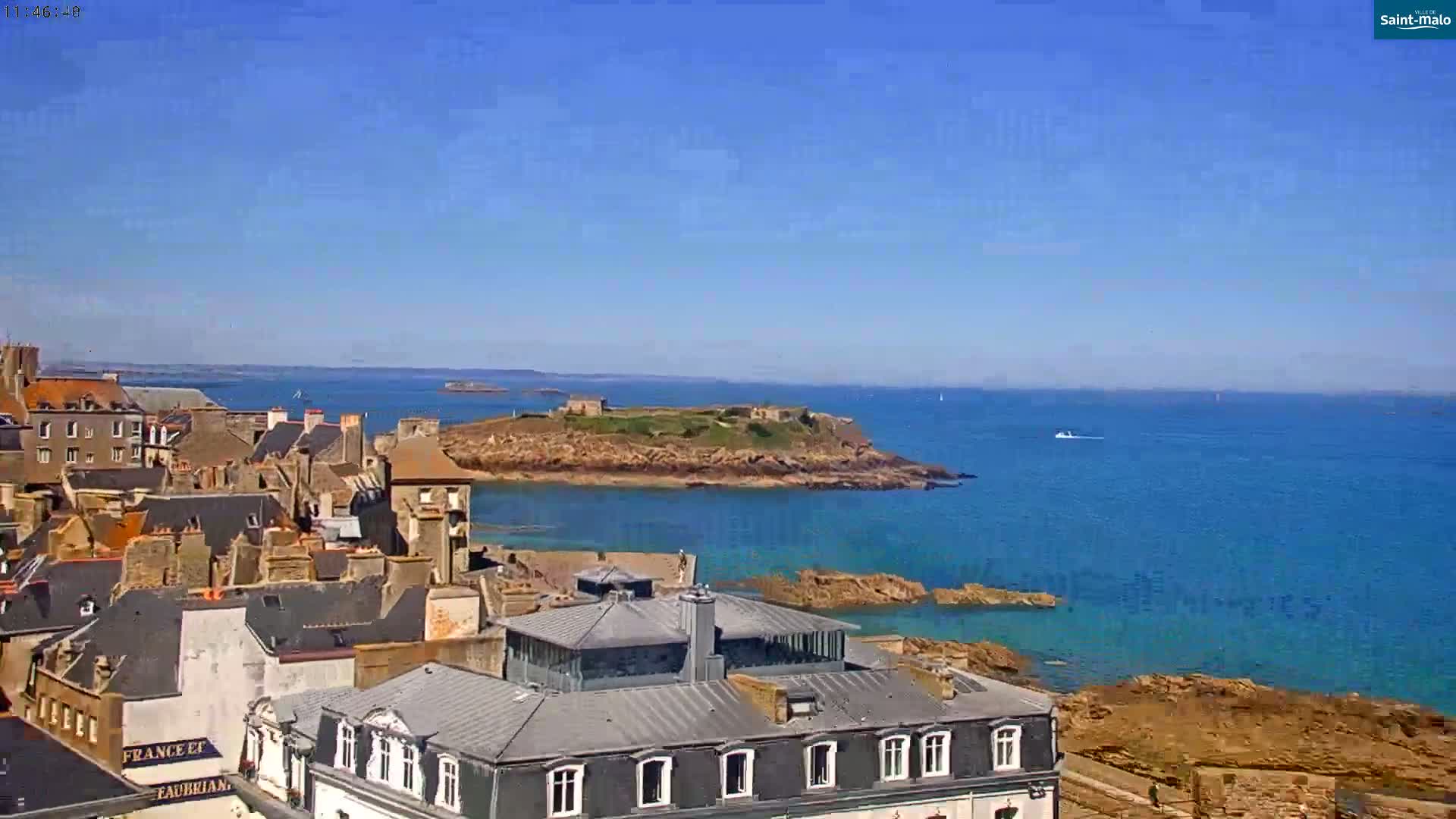 Saint-Malo City & Beach View Skyline Live Cam - Saint-Malo, Ille-et-Vilaine, Bretagne, France