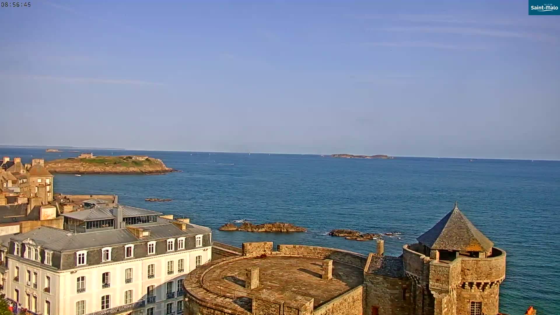 Saint-Malo City & Beach View Skyline Live Cam - Saint-Malo, Ille-et-Vilaine, Bretagne, France