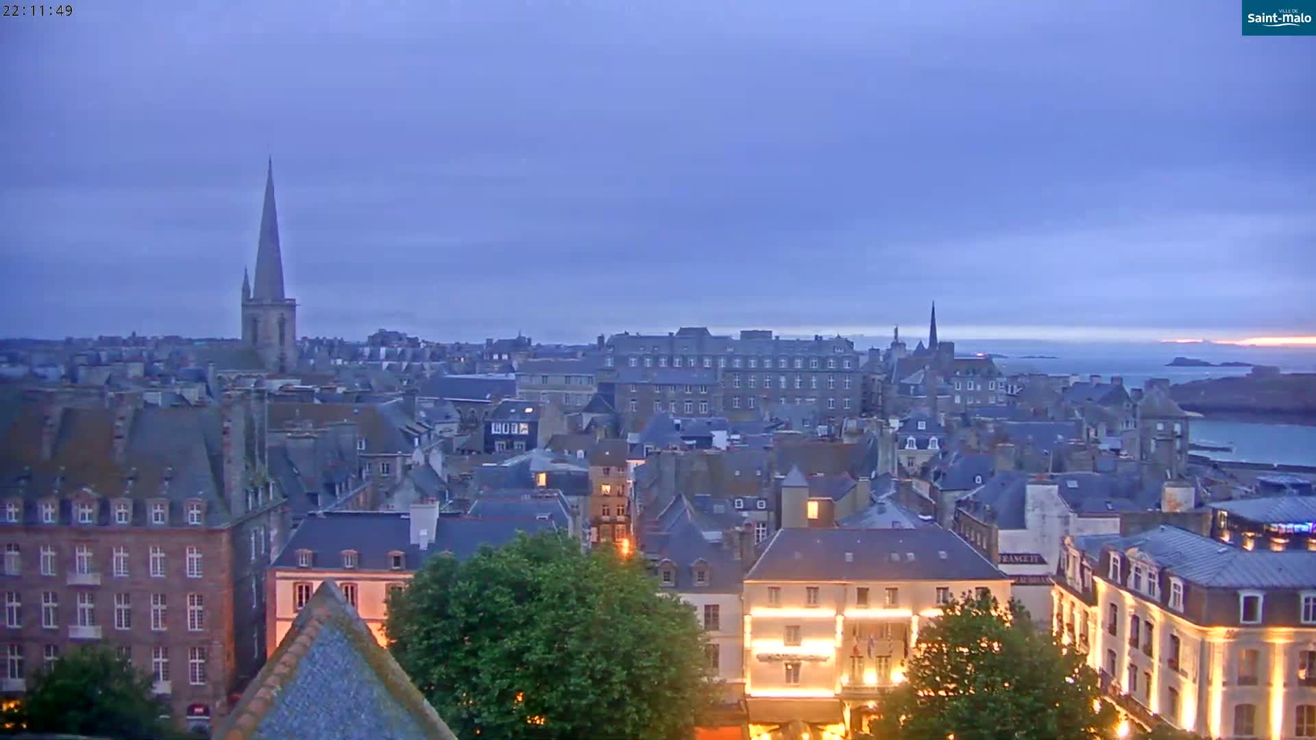 Saint-Malo City & Beach View Skyline Live Cam - Saint-Malo, Ille-et-Vilaine, Bretagne, France