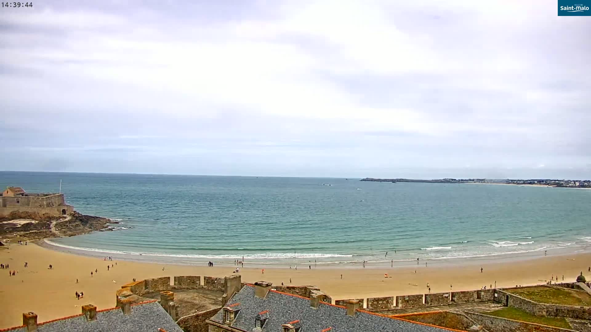 Saint-Malo City & Beach View Skyline Live Cam - Saint-Malo, Ille-et-Vilaine, Bretagne, France