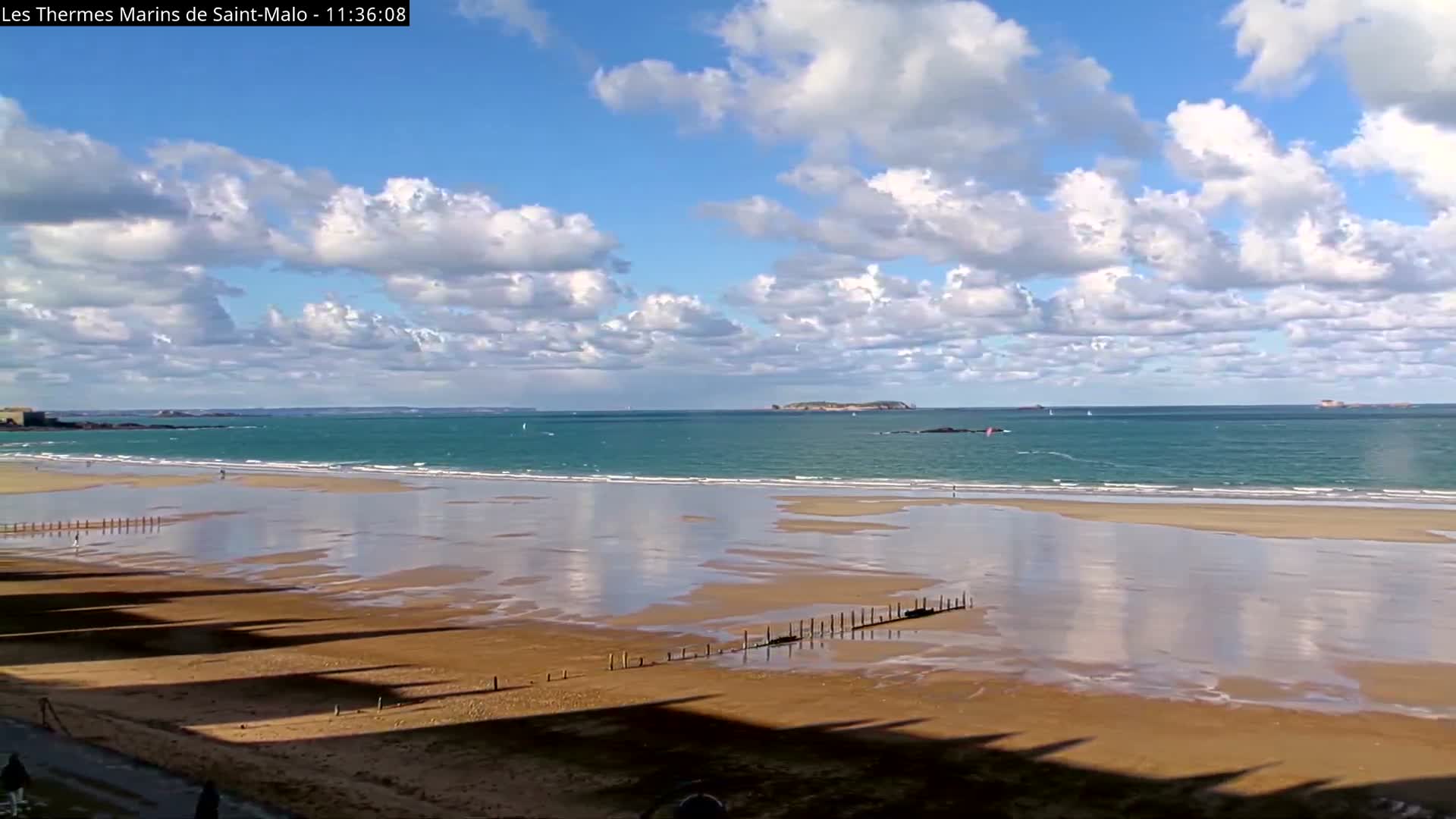 Saint-Malo City & Beach View Skyline Live Cam - Saint-Malo, Ille-et-Vilaine, Bretagne, France