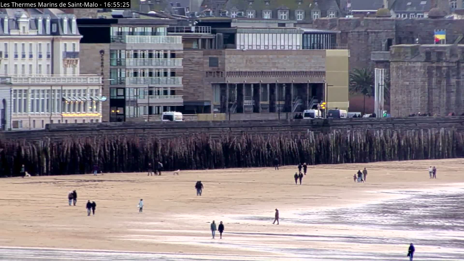 Saint-Malo City & Beach View Skyline Live Cam - Saint-Malo, Ille-et-Vilaine, Bretagne, France