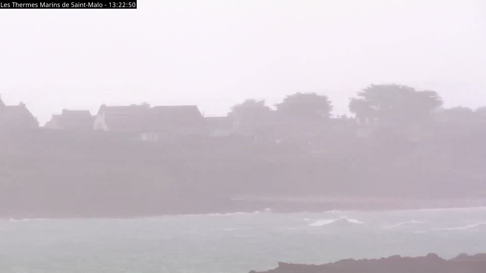 Saint-Malo City & Beach View Skyline Live Cam - Saint-Malo, Ille-et-Vilaine, Bretagne, France