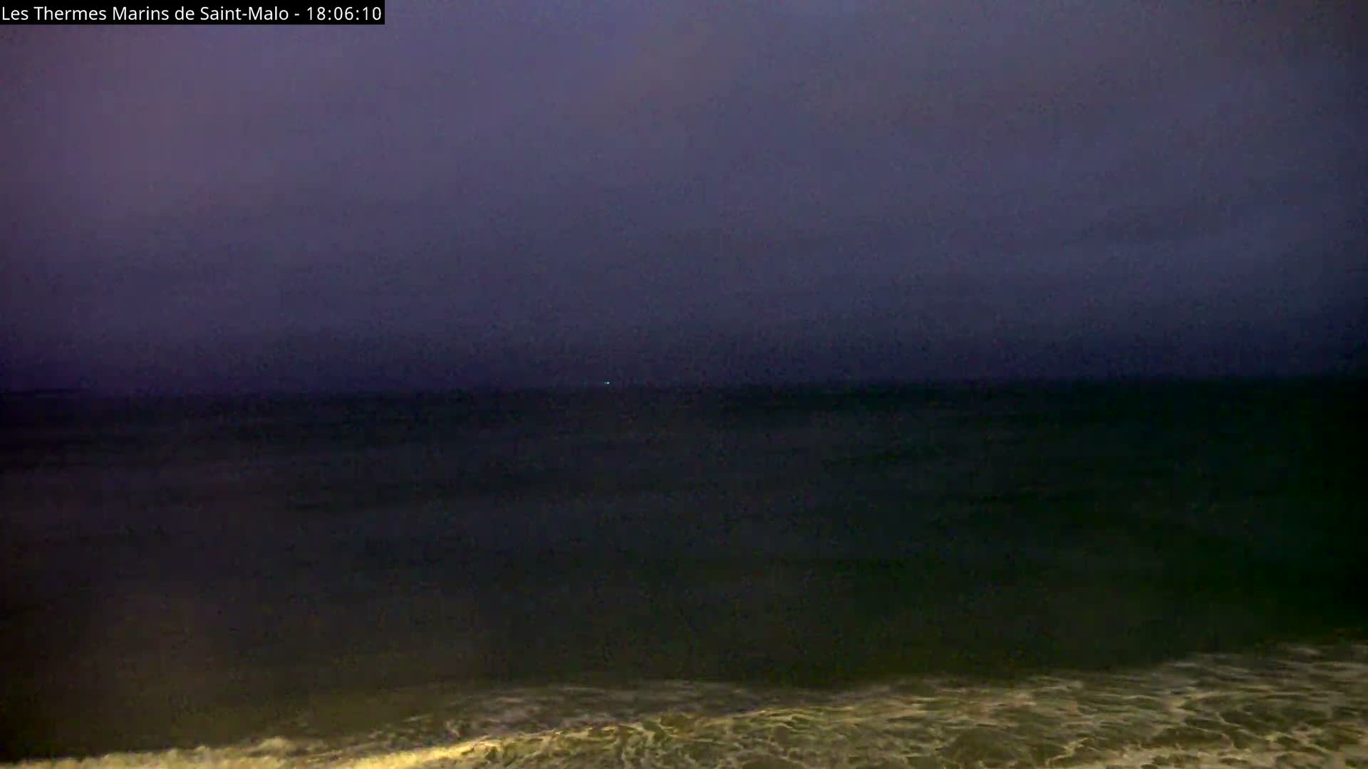 Saint-Malo City & Beach View Skyline Live Cam - Saint-Malo, Ille-et-Vilaine, Bretagne, France