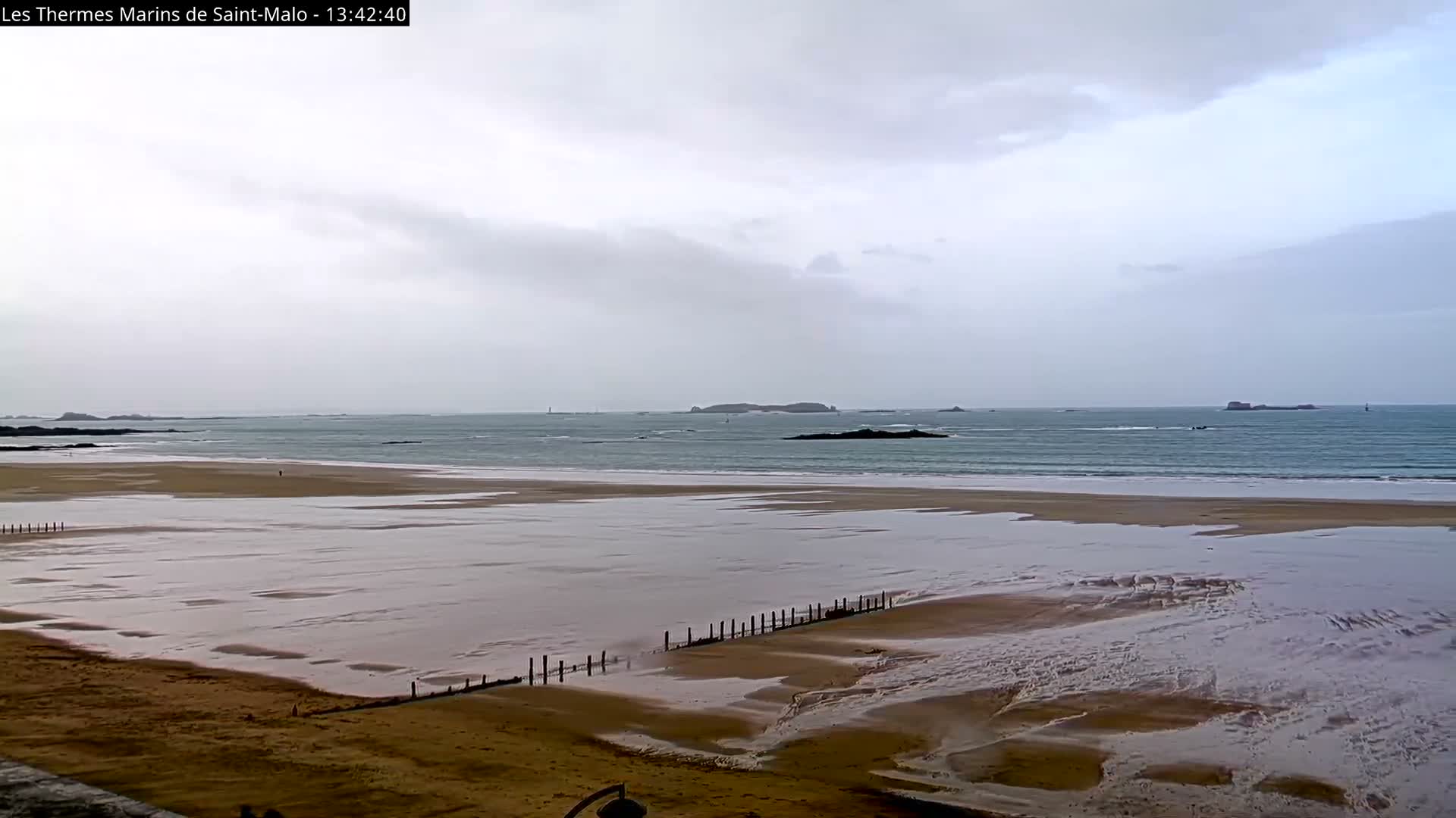 Saint-Malo City & Beach View Skyline Live Cam - Saint-Malo, Ille-et-Vilaine, Bretagne, France