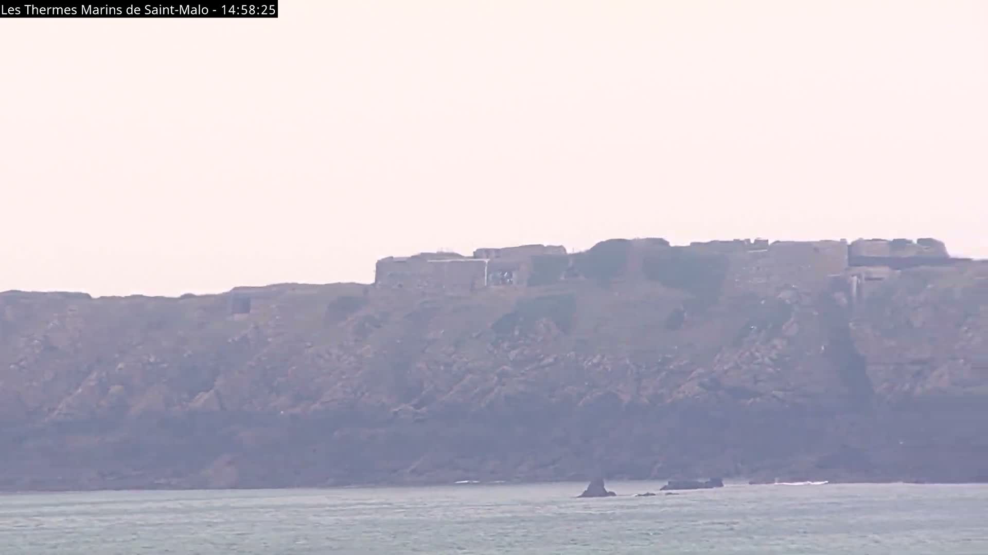 Saint-Malo City & Beach View Skyline Live Cam - Saint-Malo, Ille-et-Vilaine, Bretagne, France