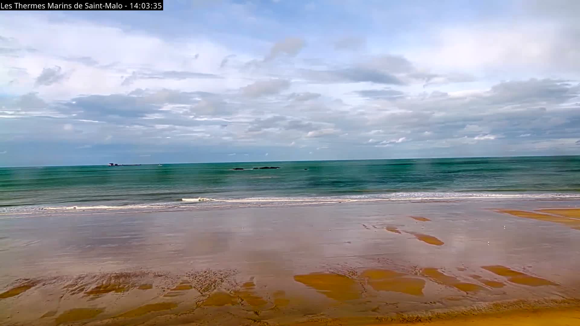 Saint-Malo City & Beach View Skyline Live Cam - Saint-Malo, Ille-et-Vilaine, Bretagne, France