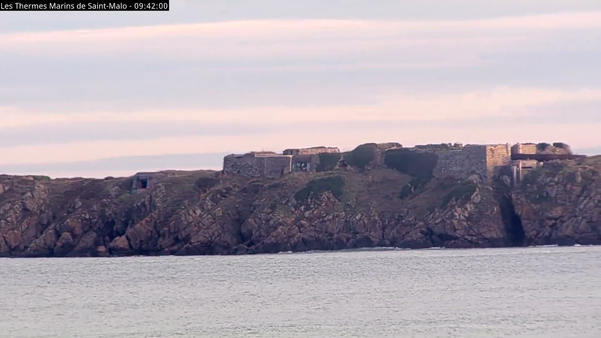 Saint-Malo City & Beach View Skyline Live Cam - Saint-Malo, Ille-et-Vilaine, Bretagne, France