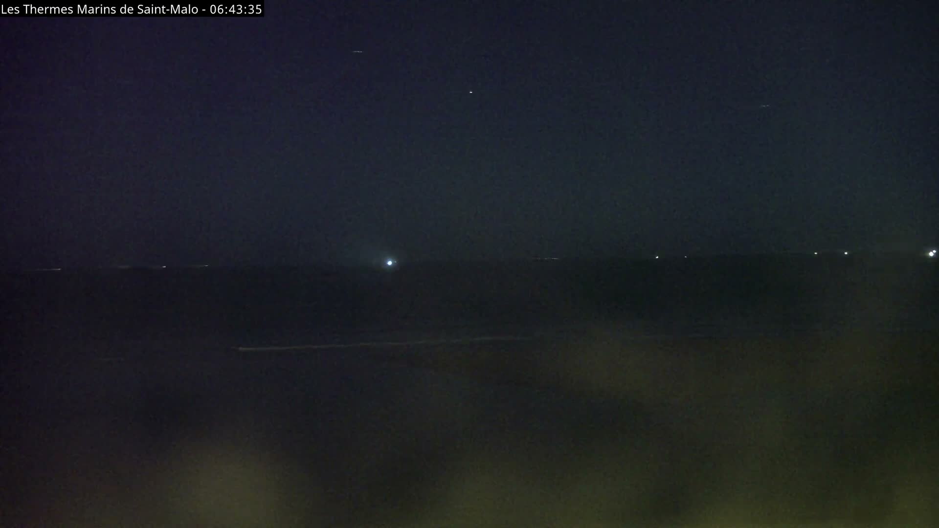 Saint-Malo City & Beach View Skyline Live Cam - Saint-Malo, Ille-et-Vilaine, Bretagne, France
