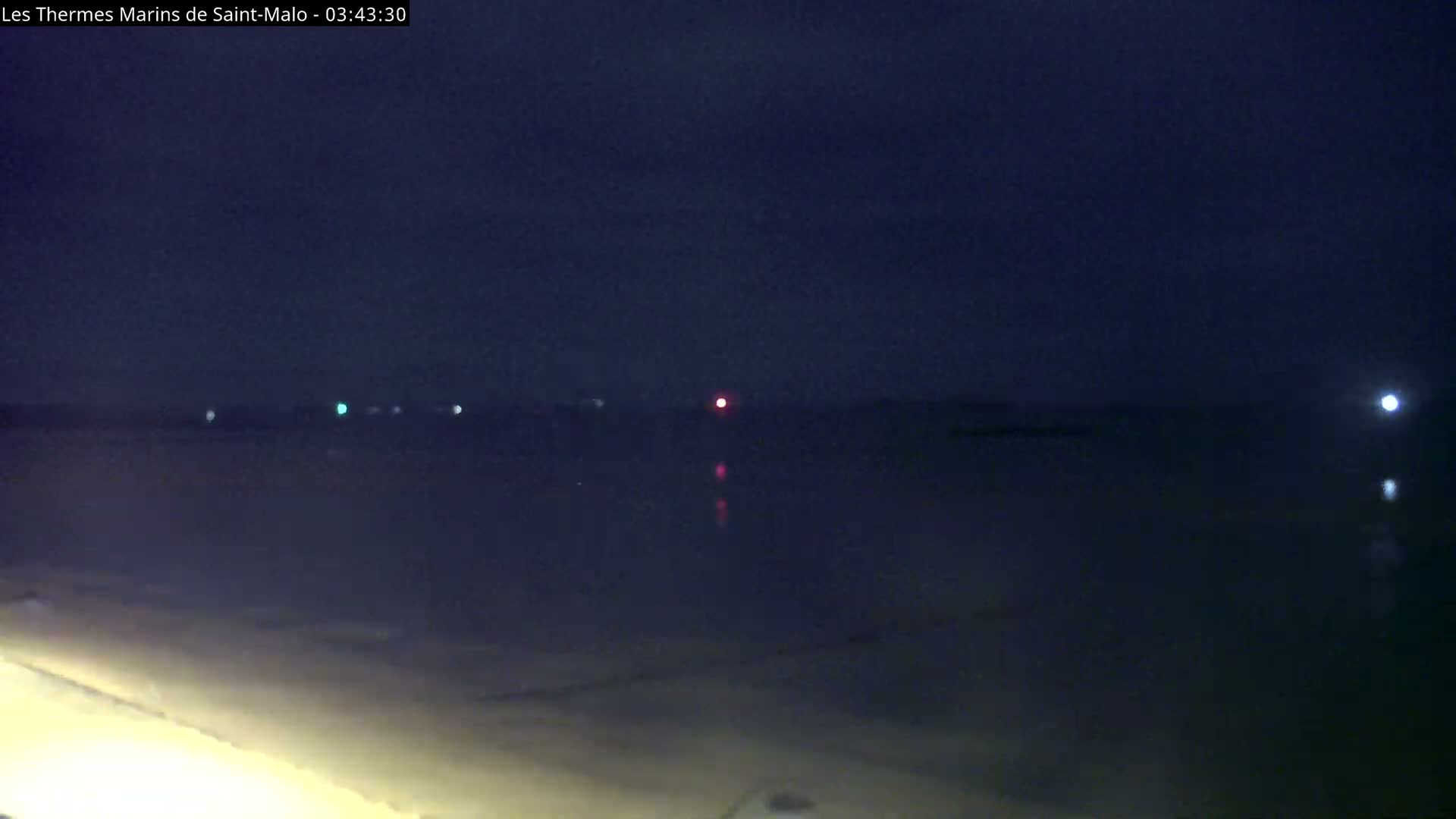Saint-Malo City & Beach View Skyline Live Cam - Saint-Malo, Ille-et-Vilaine, Bretagne, France