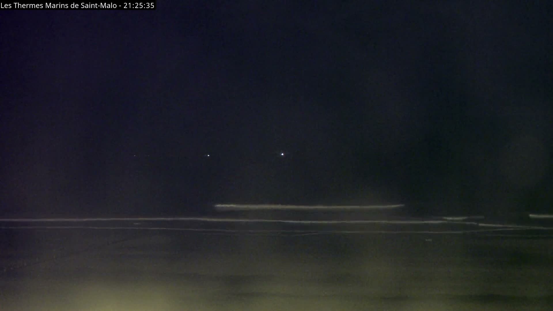 Saint-Malo City & Beach View Skyline Live Cam - Saint-Malo, Ille-et-Vilaine, Bretagne, France